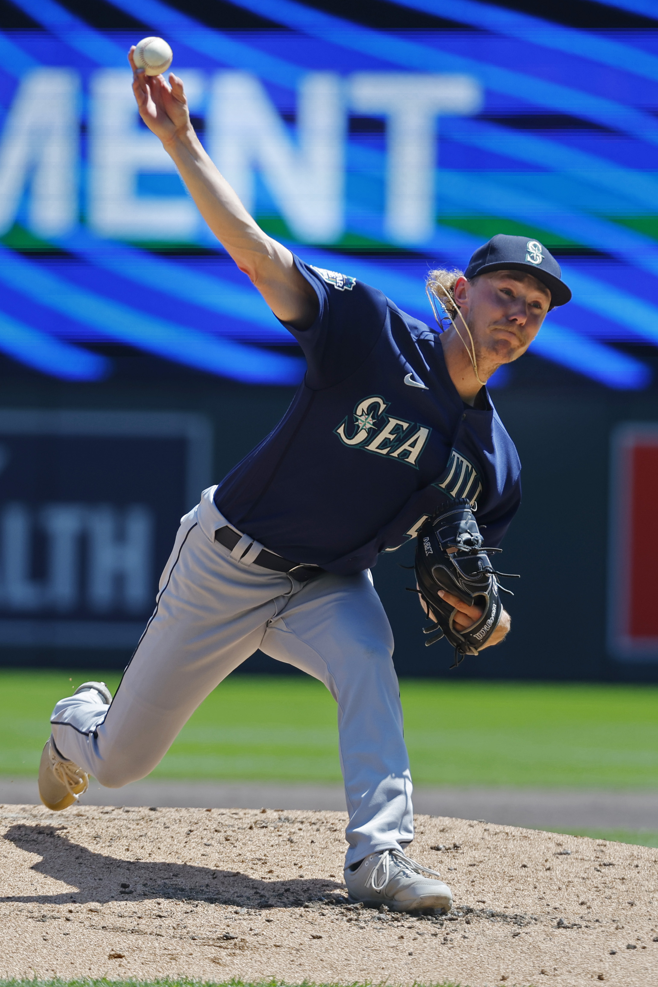 Dylan Moore Hits 2 HRs And Mariners Hold Off Twins | Reuters