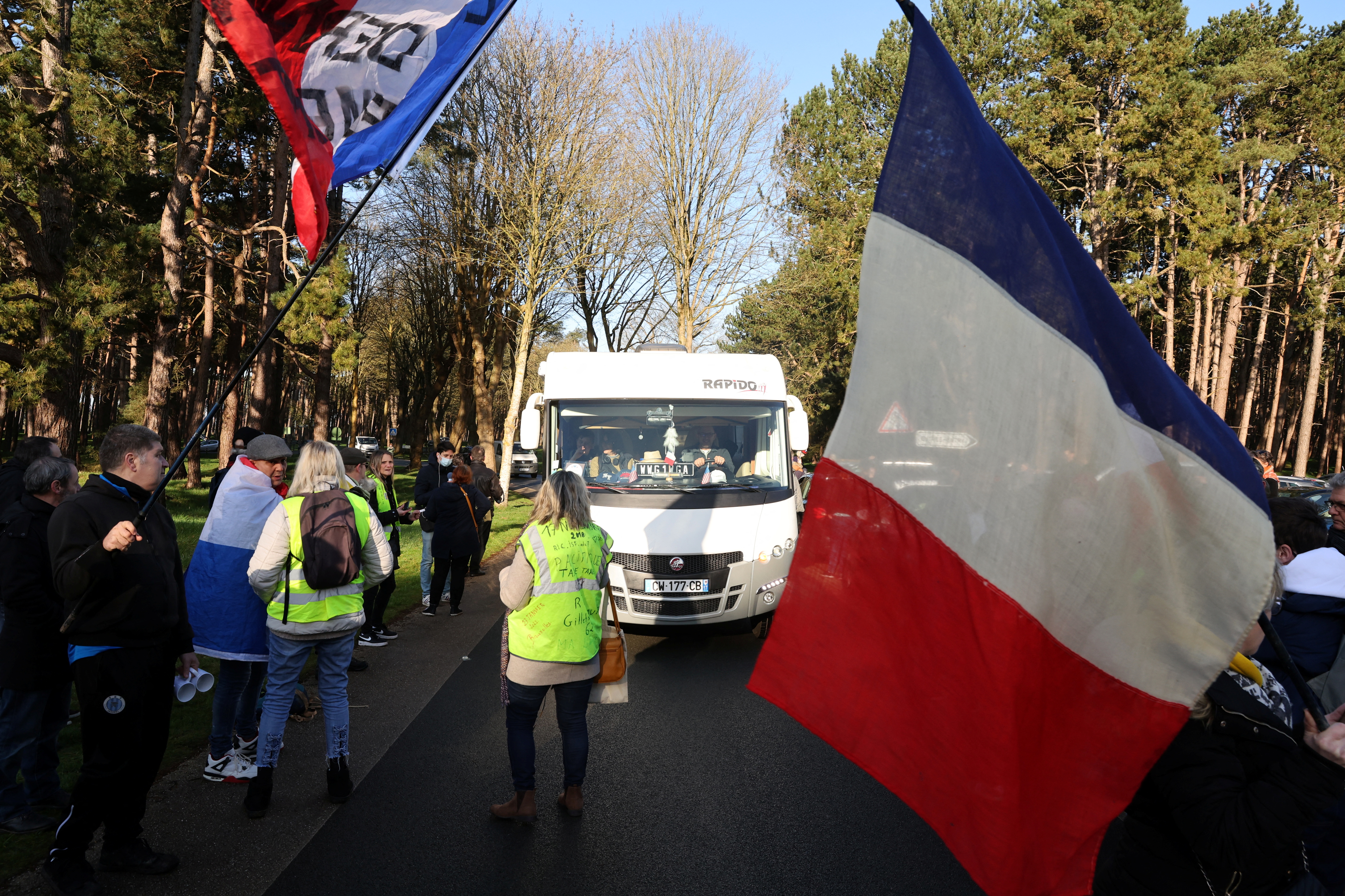 French 'freedom convoy' underway to Paris
