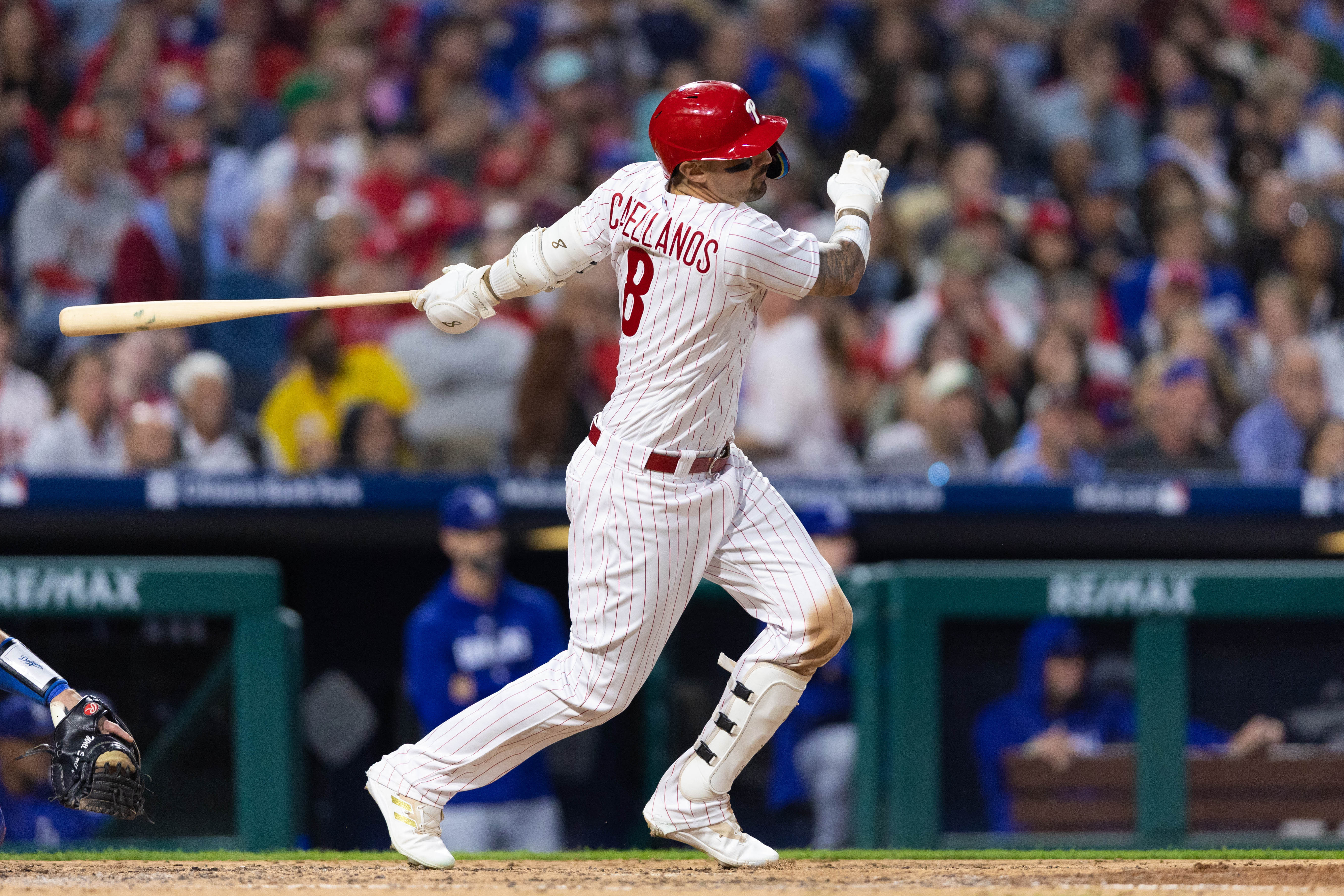 Phillies' Kyle Schwarber finishes off Dodgers with HR in ninth