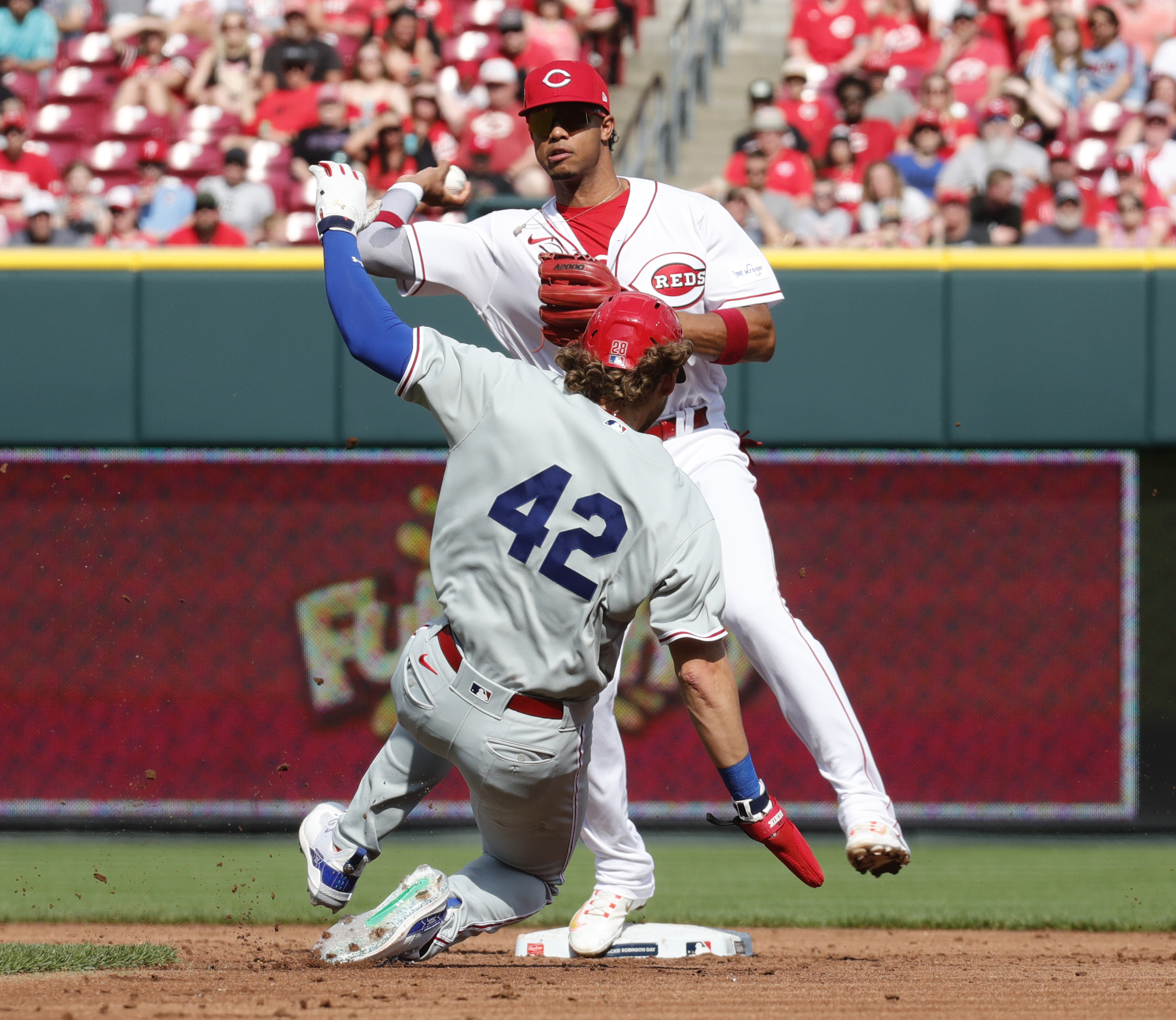 Myers homers twice, leads Reds in 13-0 rout of Phillies
