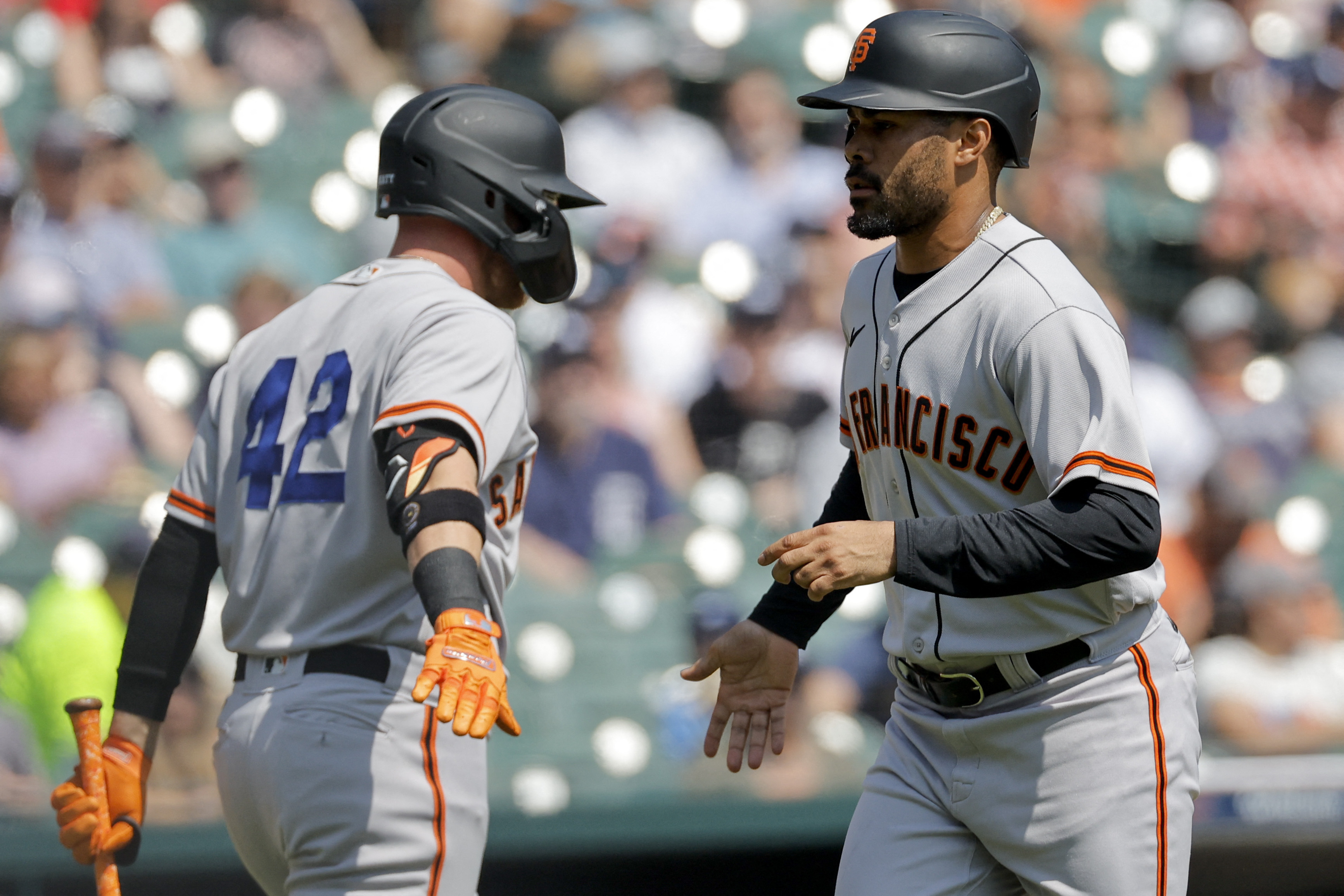 SF Giants beat Braves without getting a hit in game-winning rally
