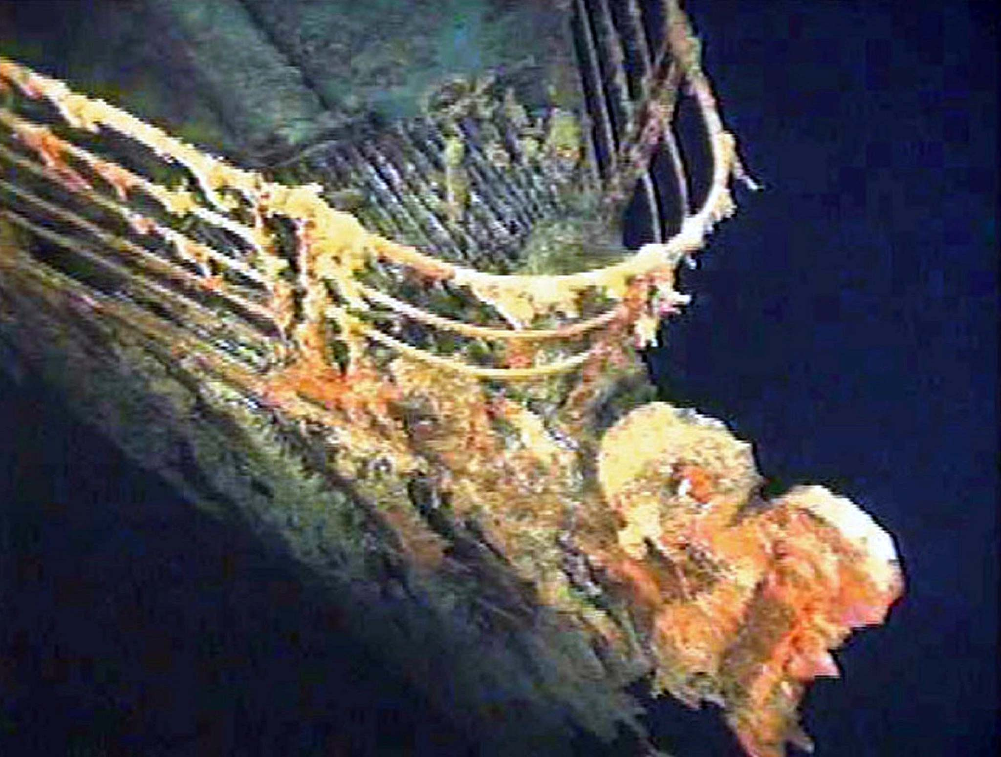 Ships, planes search for sub that went missing on trip to Titanic