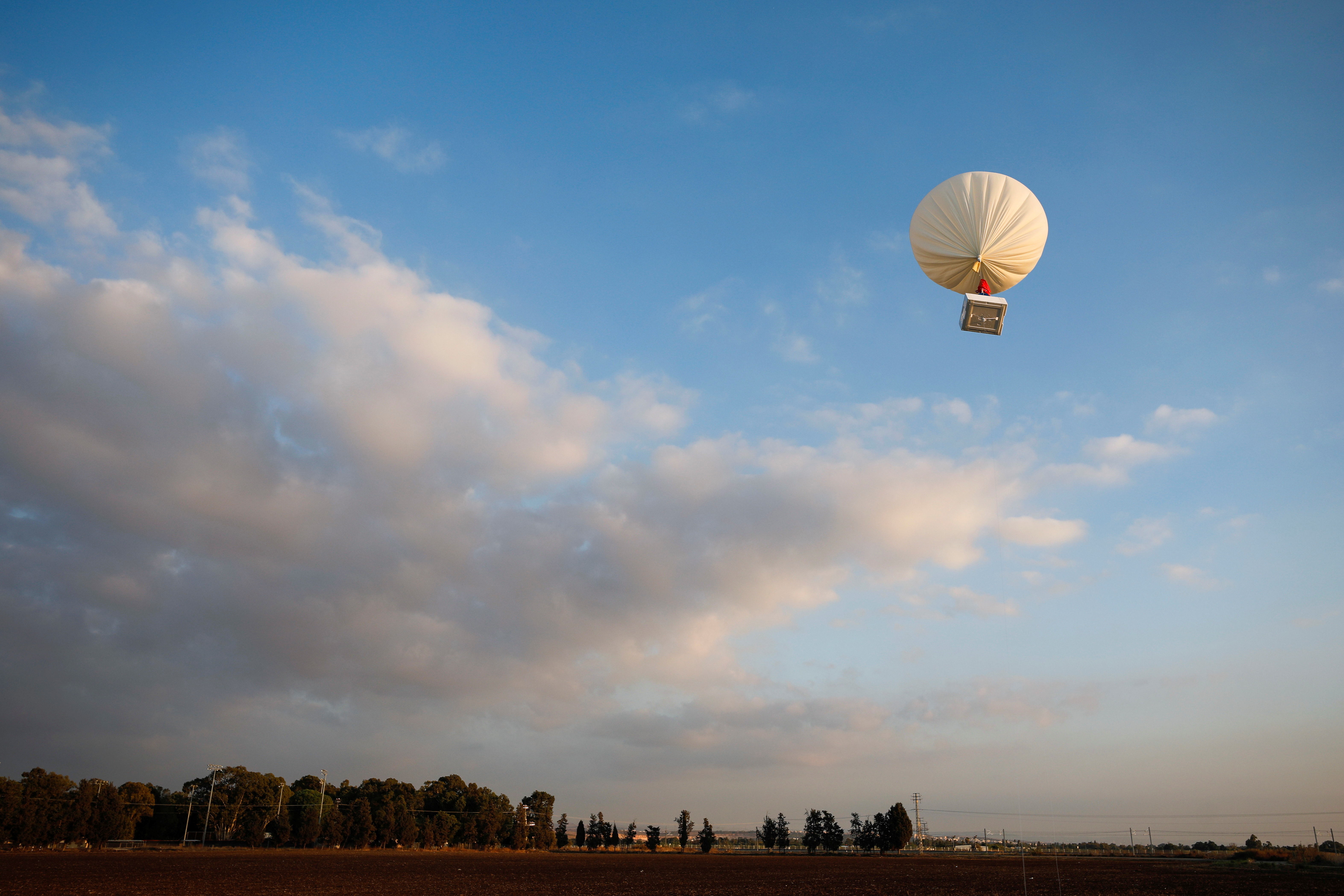 Israeli startup High Hopes Labs develops balloon that captures carbon directly from the atmosphere at a high altitude