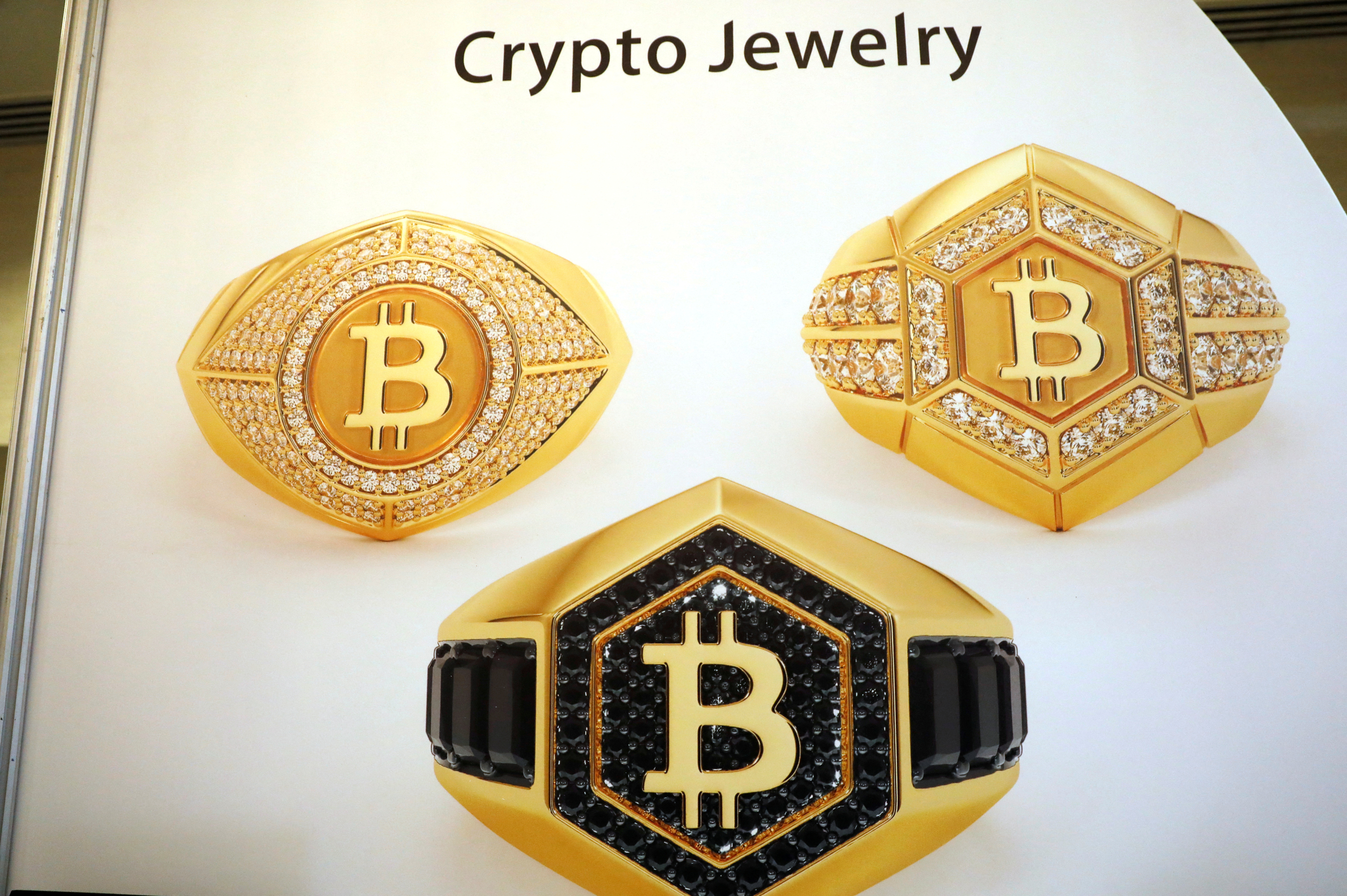 Crypto jewelry.com btc to moreno