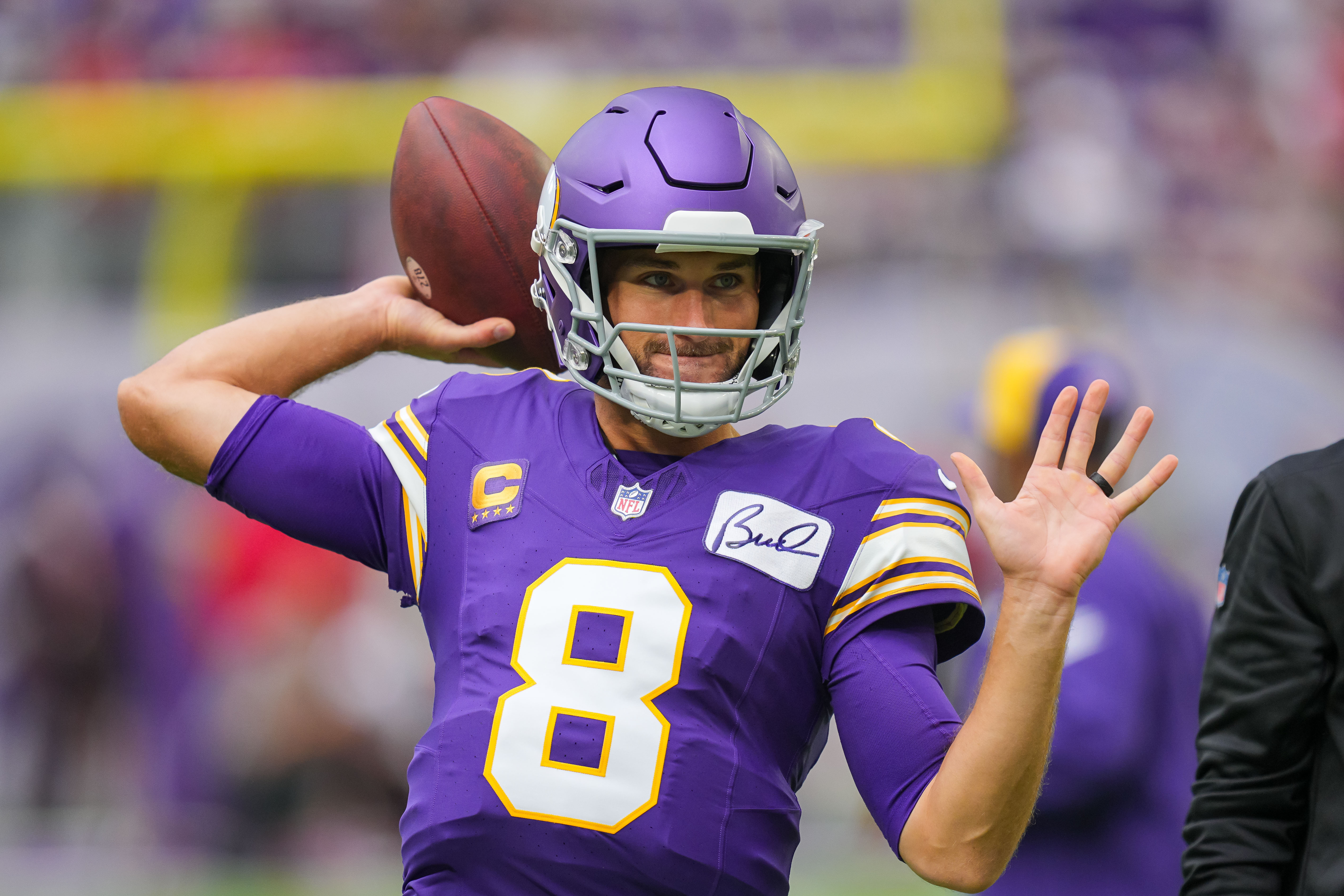 Buccaneers top Vikings 20-17 as Baker Mayfield finishes strong in his debut  – KGET 17