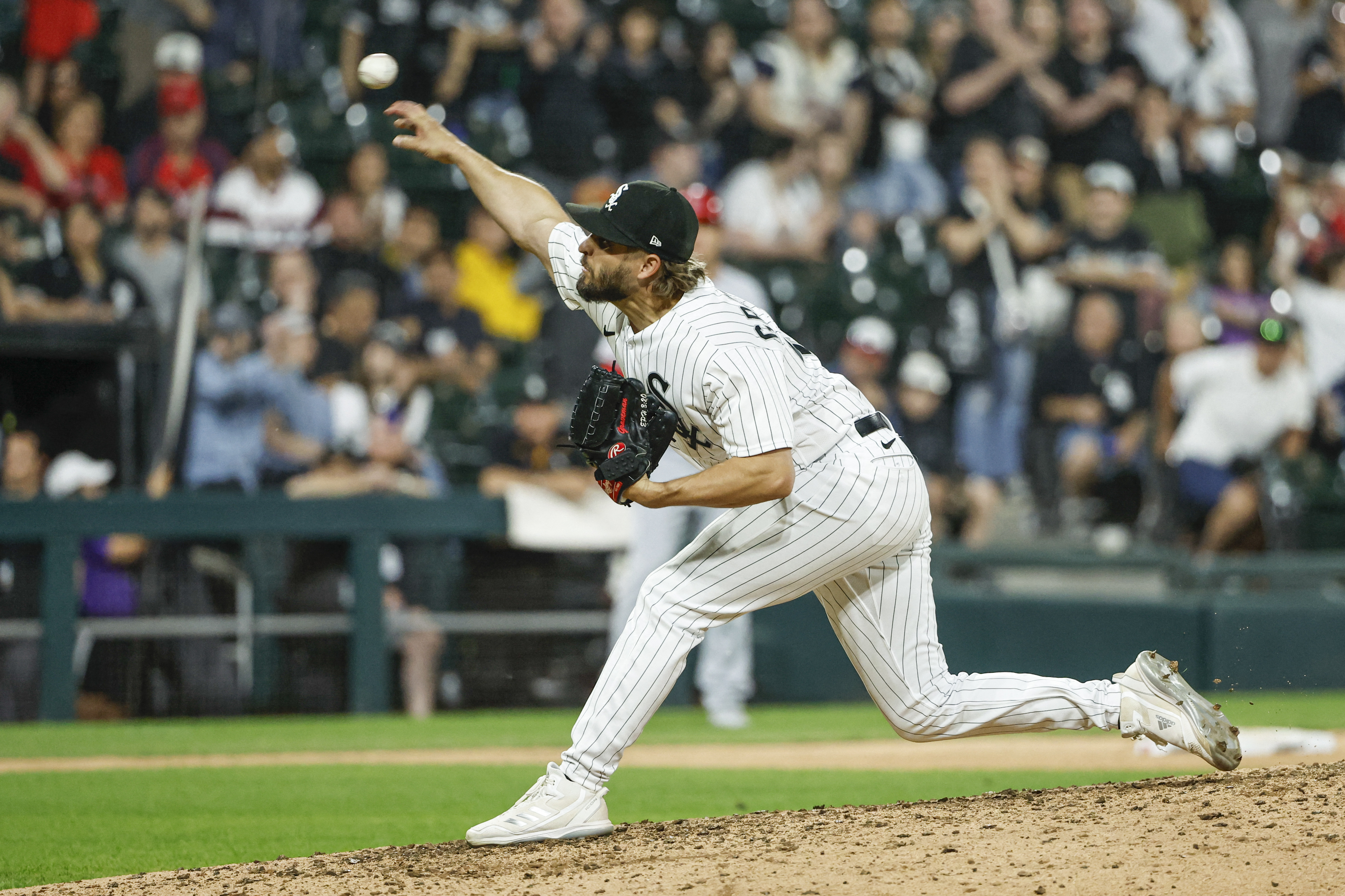 White Sox unload vs. Angels to end skid