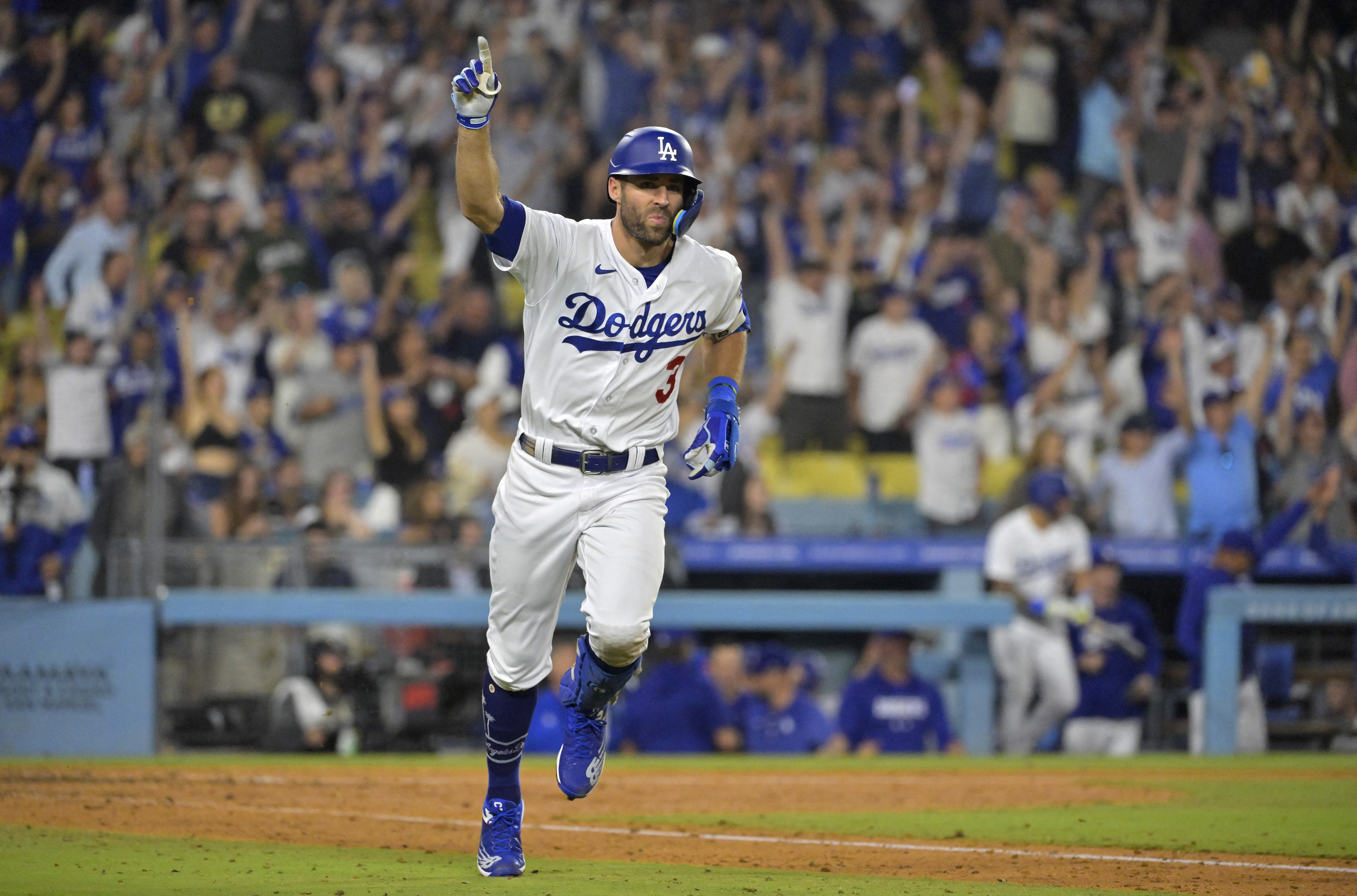 Dodgers beat Giants on Chris Taylor's 10th-inning single – Orange