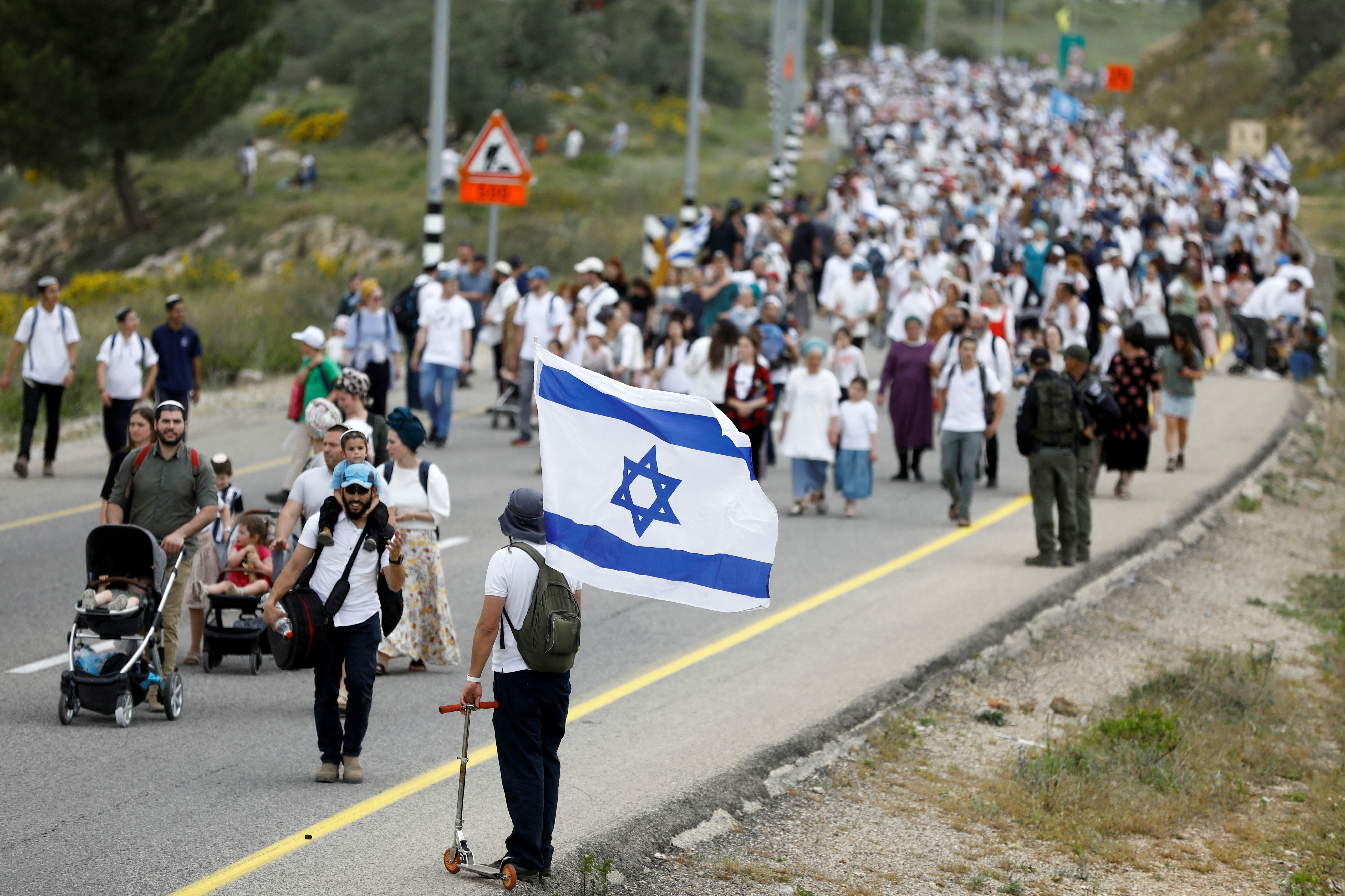 Coloniștii israelieni organizează un marș de protest în Cisiordania