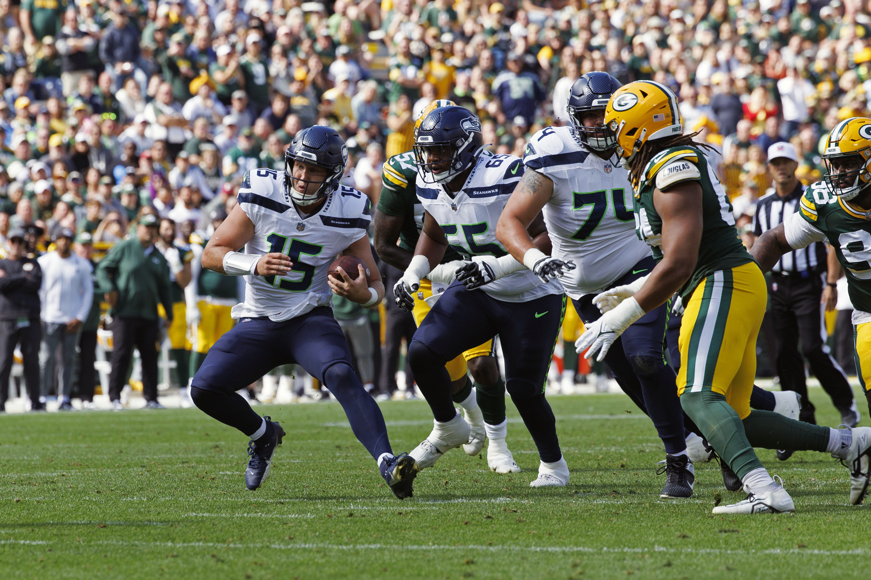 Seahawks fall 19-15 to Packers in NFL preseason finale