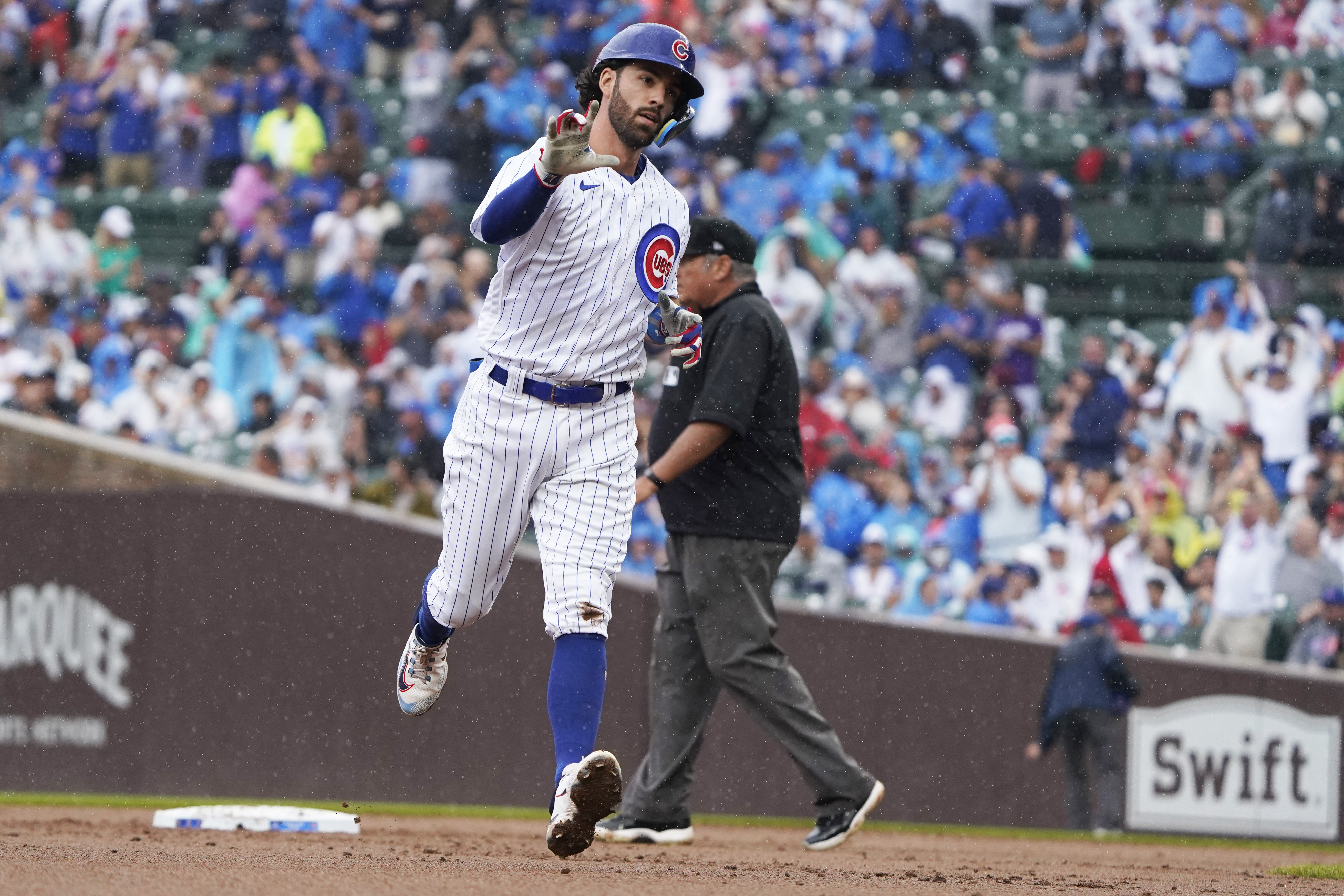 Cubs use explosive first inning to take down Braves