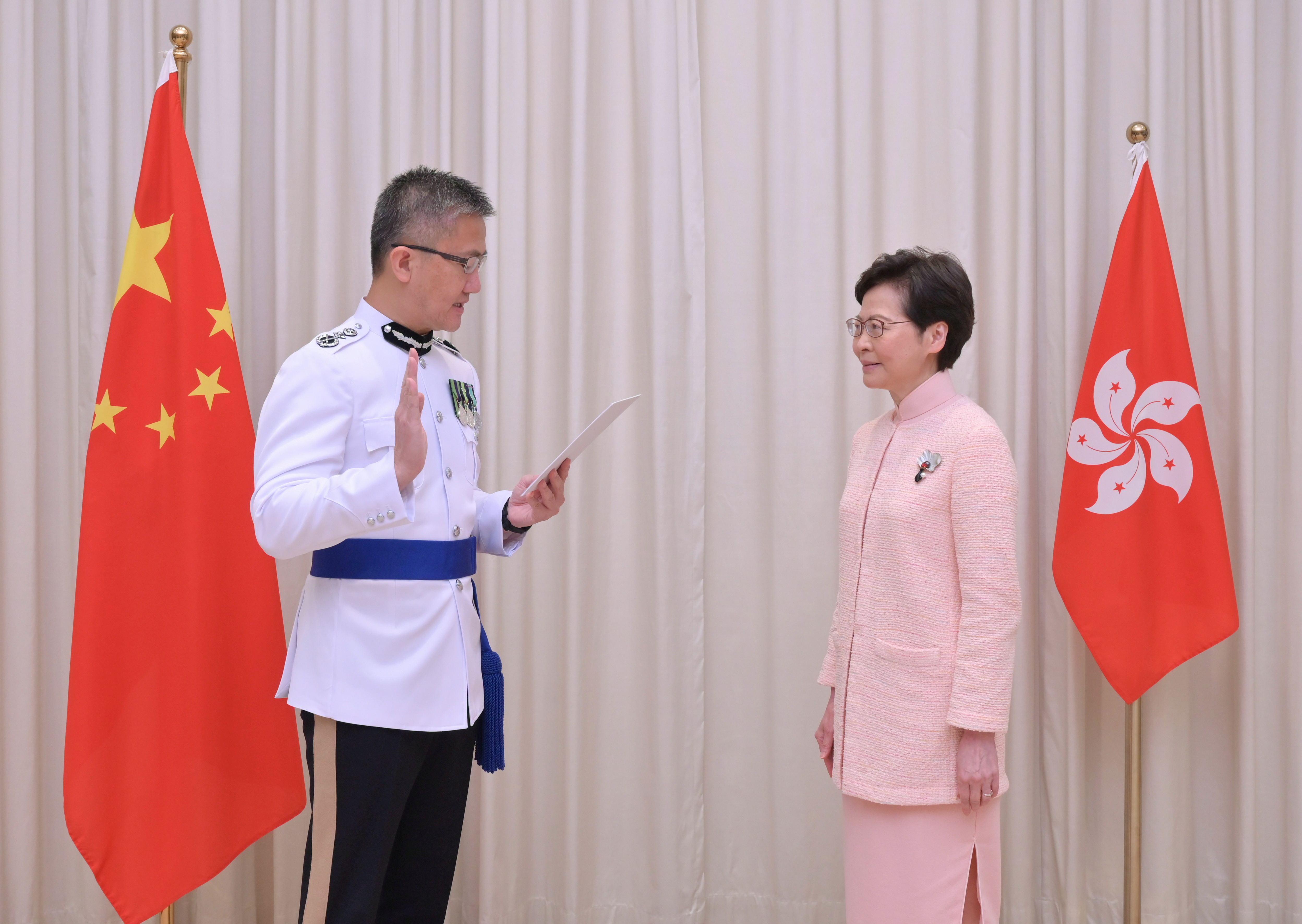 New Commissioner of Police Siu takes oath of office in Hong Kong