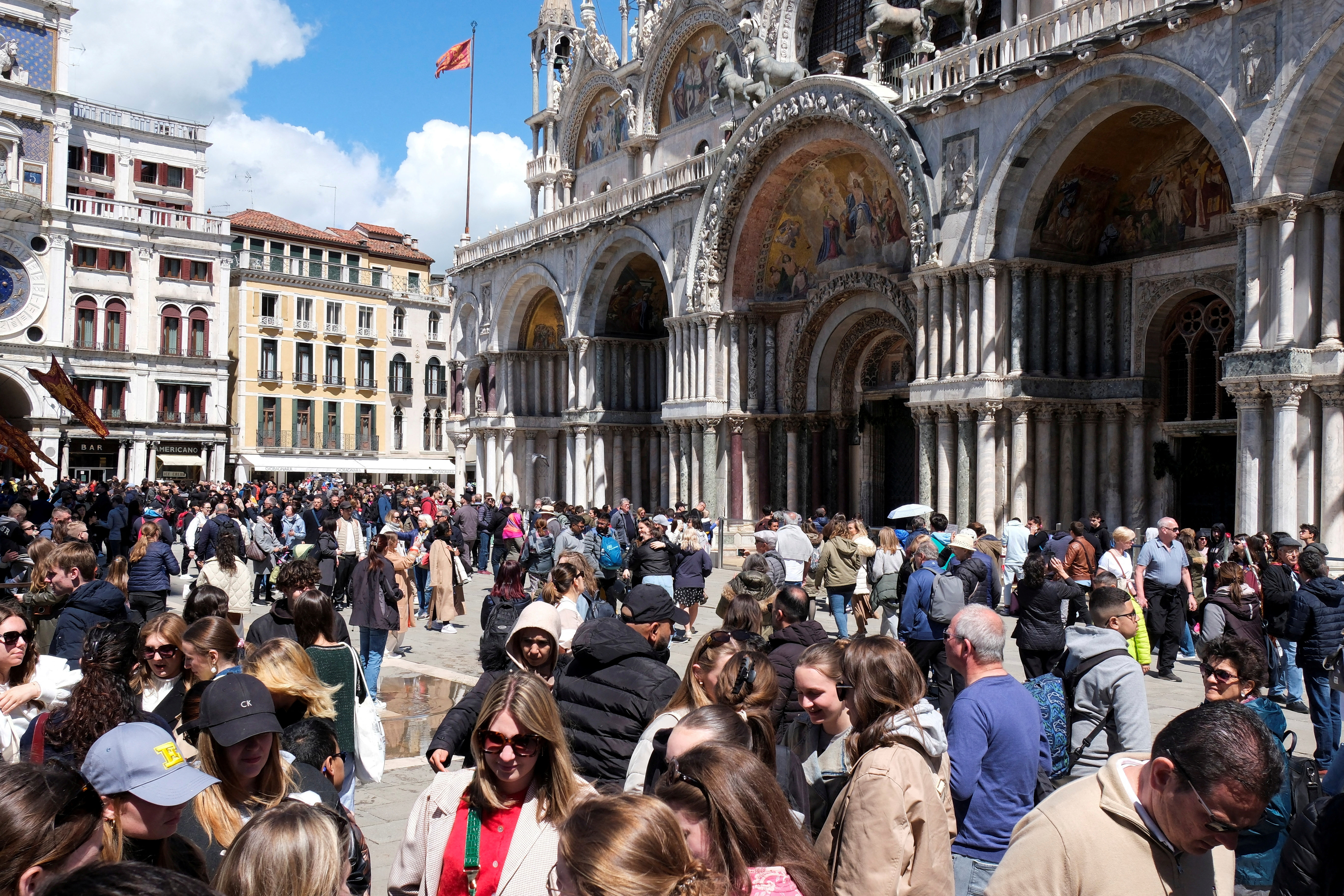 イタリア観光客、昨年は最多更新　コロナ後初めて外国人半数超え
