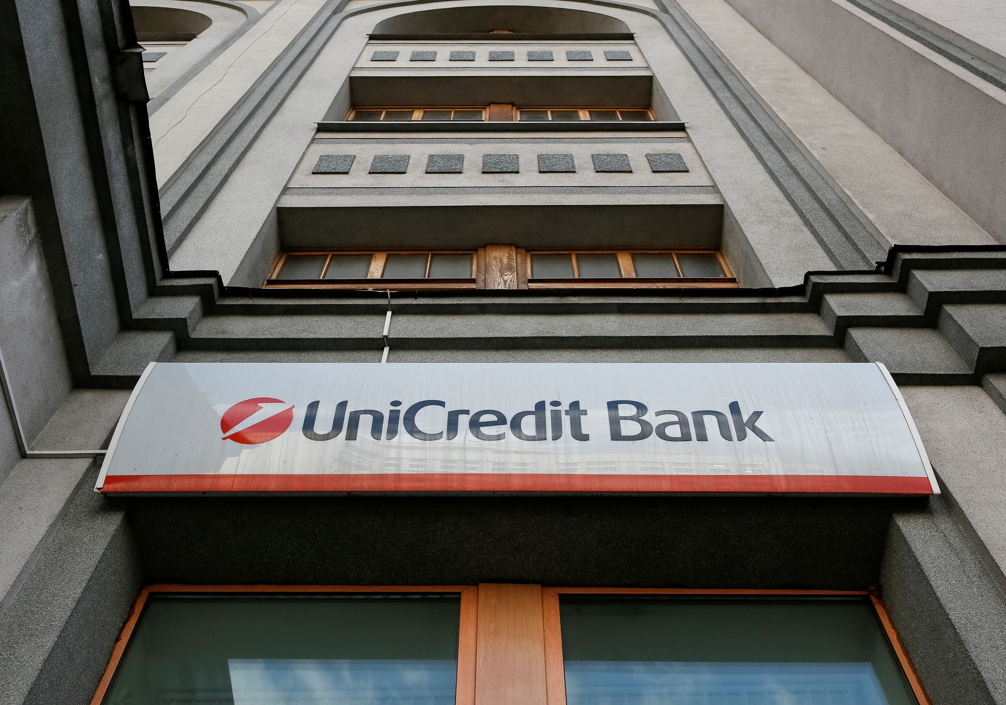 The logo of UniCredit Bank pictured outside the company's branch in Kiev, Ukraine, March 30, 2016.  REUTERS/Gleb Garanich/File Photo