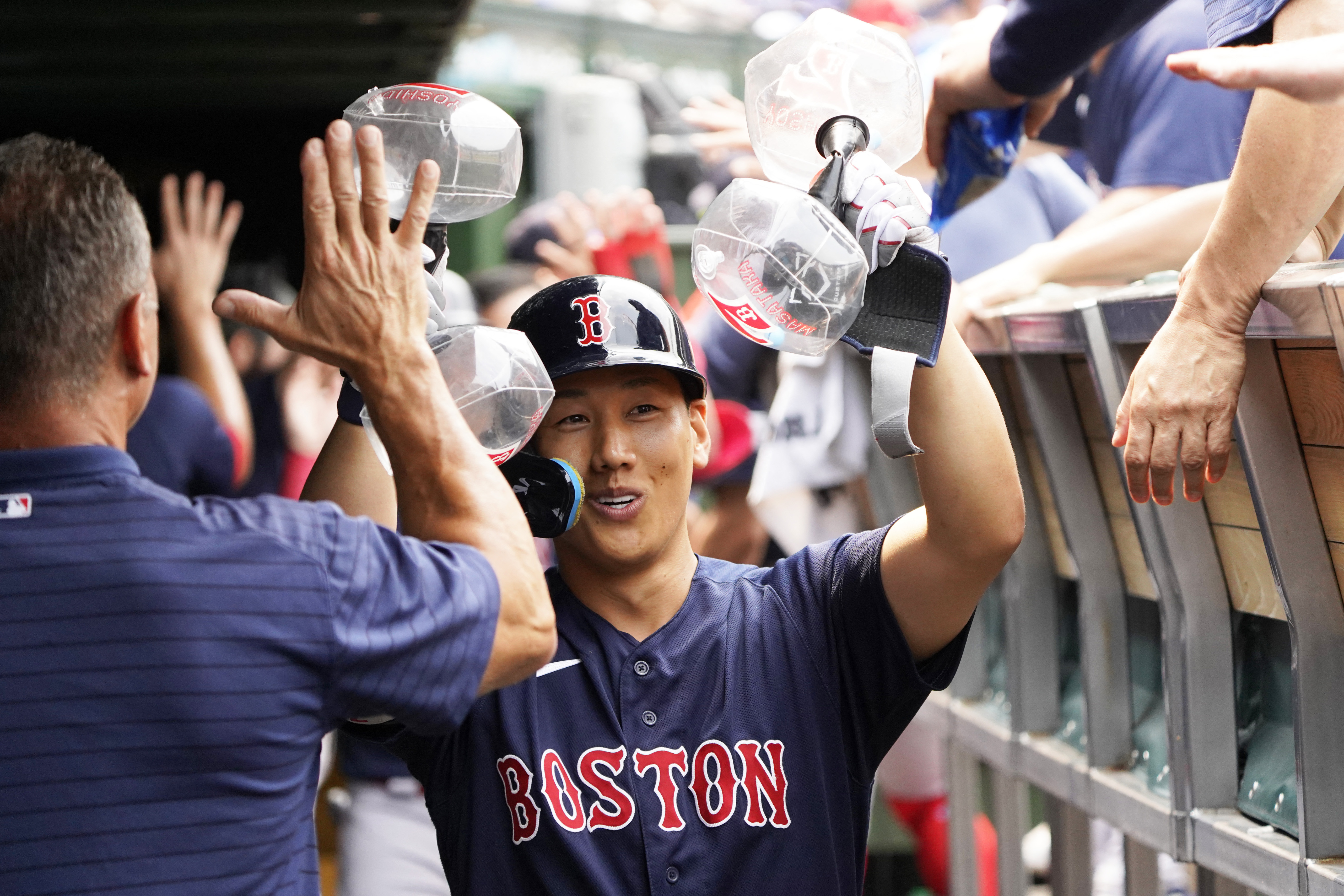 Yoshida hits grand slam as Red Sox rout Cubs for series win
