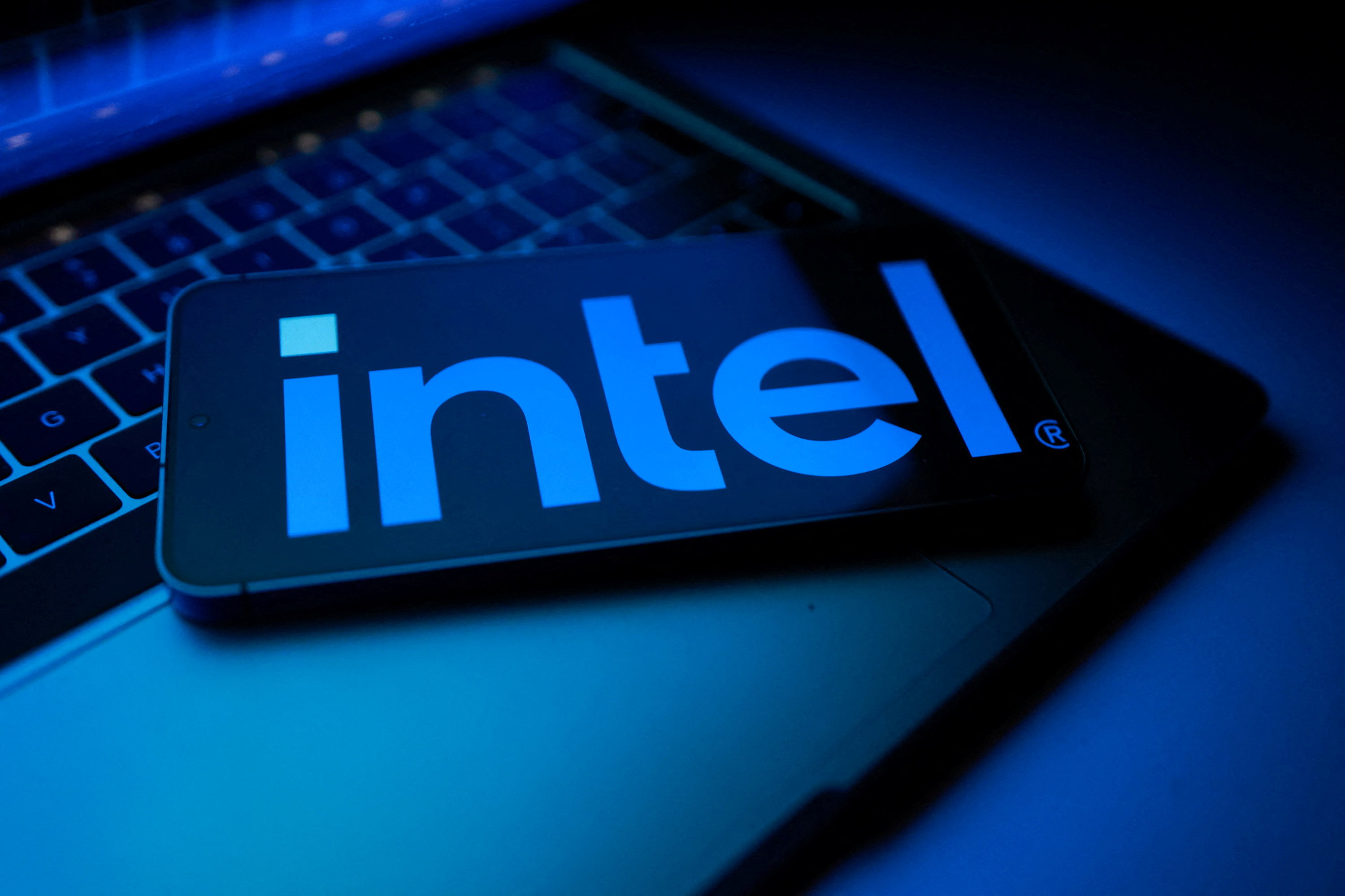 Intel amends CHIPS Act deal with US Commerce Department, gets $5.7 billion  early | Reuters