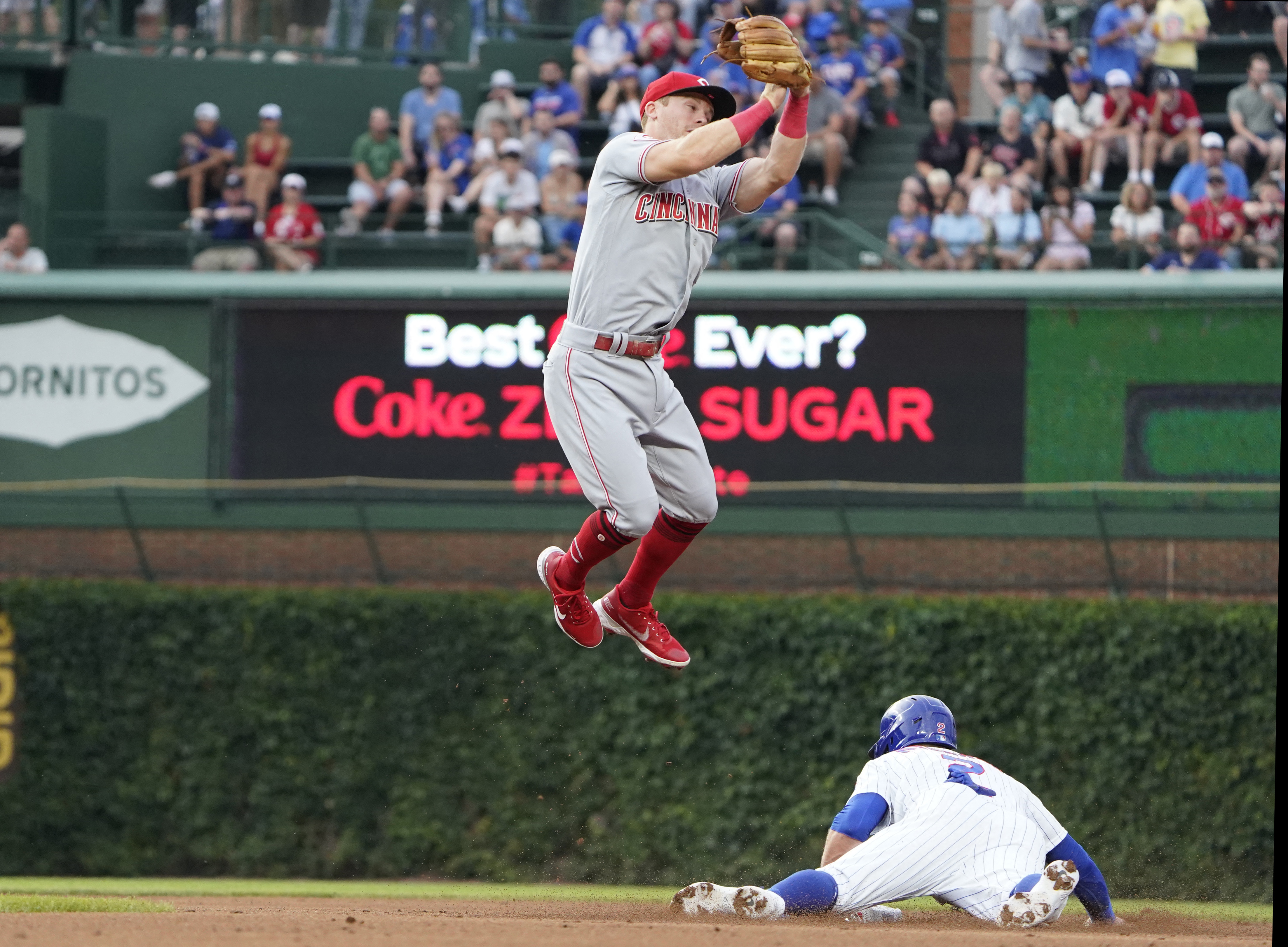 🔥💣Cubs hit 7 HRs against the Reds, including 2 from Dansby