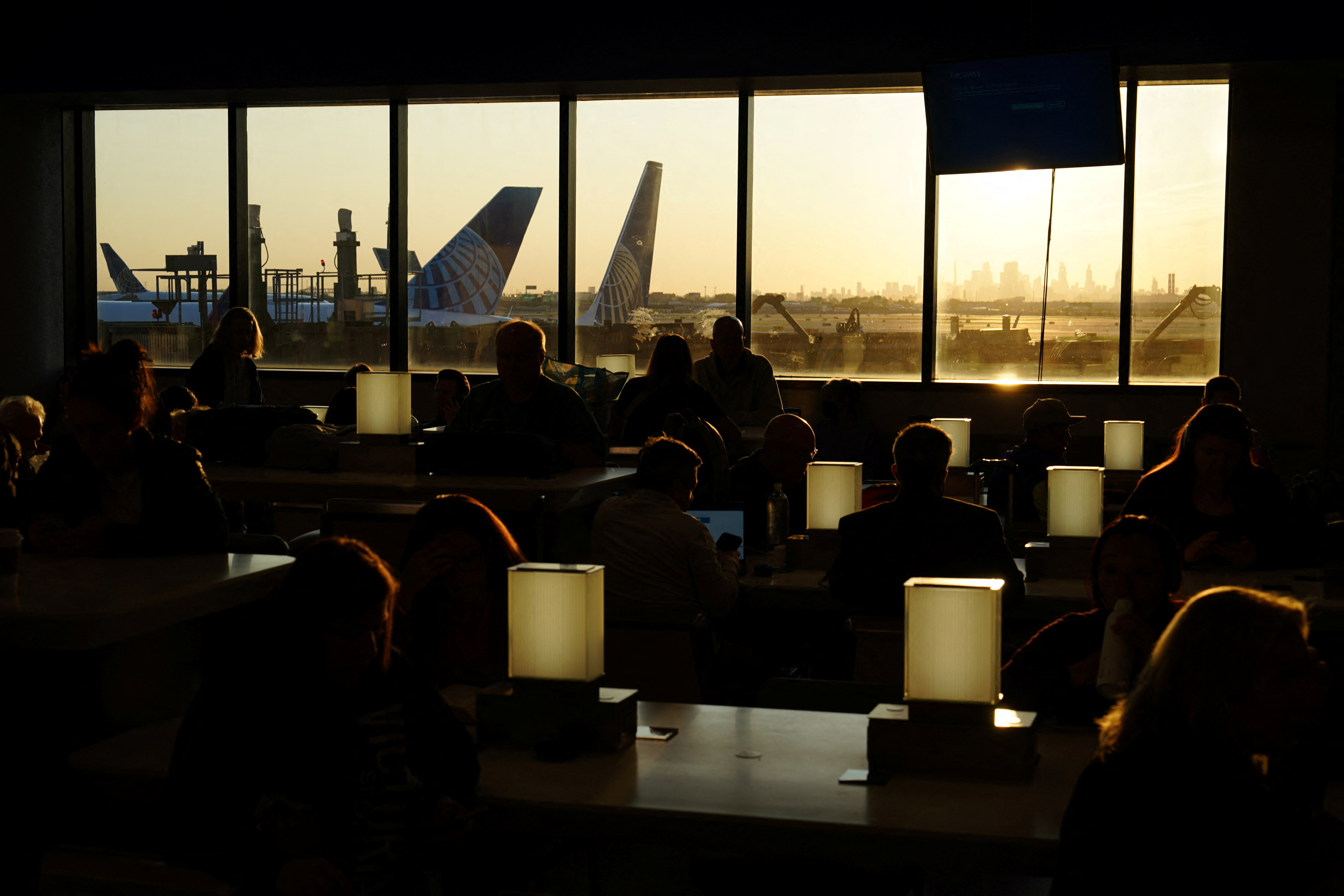 Global IT outages at Newark International Airport