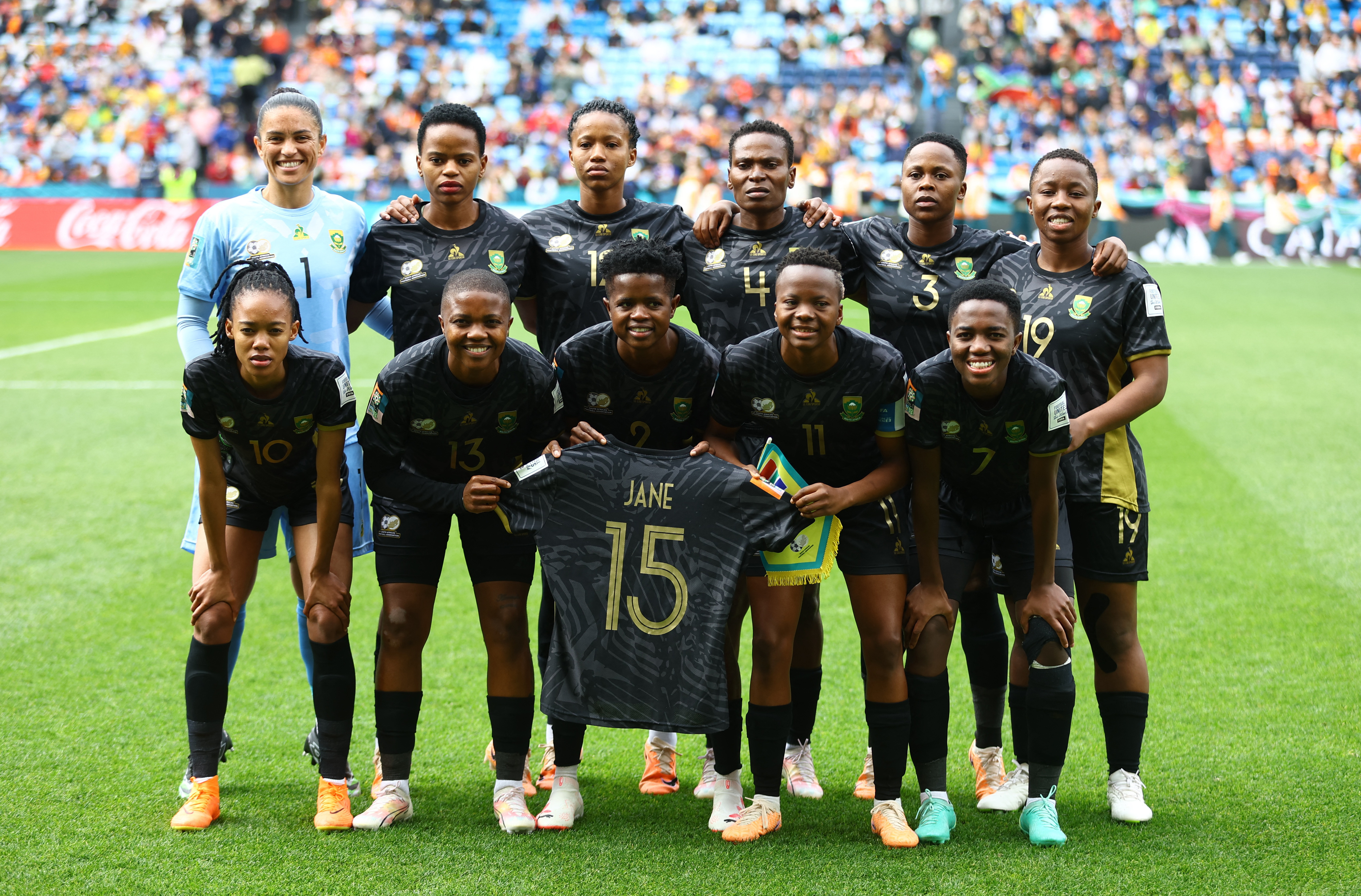 Soccer-South Africa needs pro league if women's football to kick on