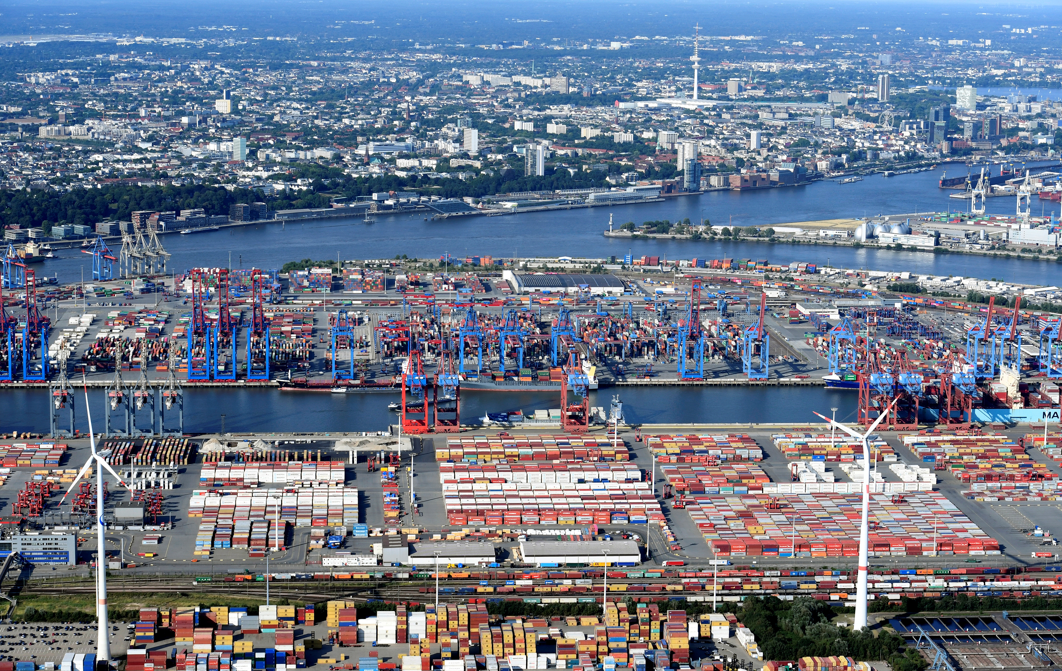Aerial view of containers at a loading terminal in the port of Hamburg, Germany August 1, 2018. REUTERS/Fabian Bimmer/File Photo
