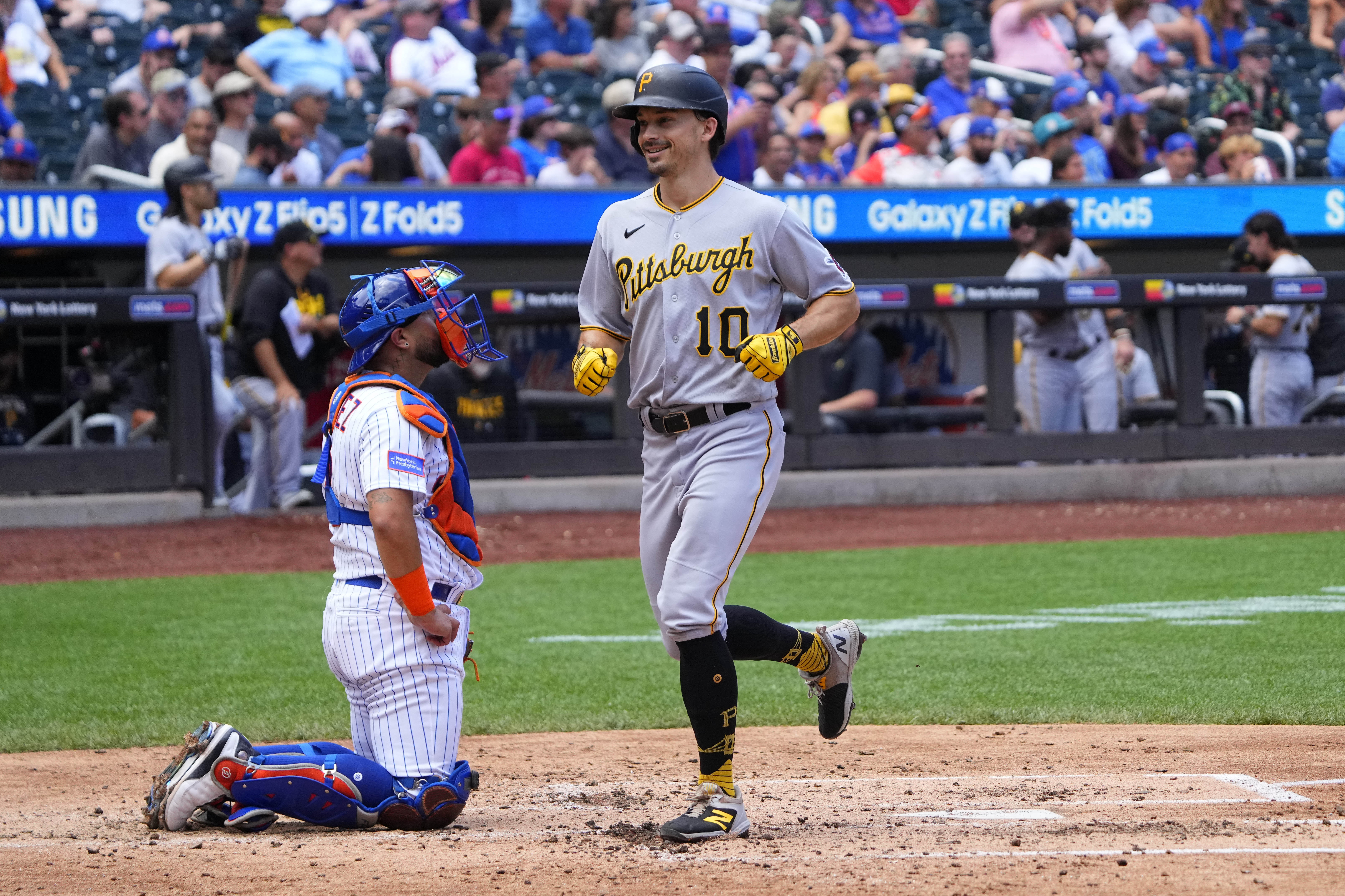 Mets blast Pirates 8-3 behind DJ Stewart's 2 HRs