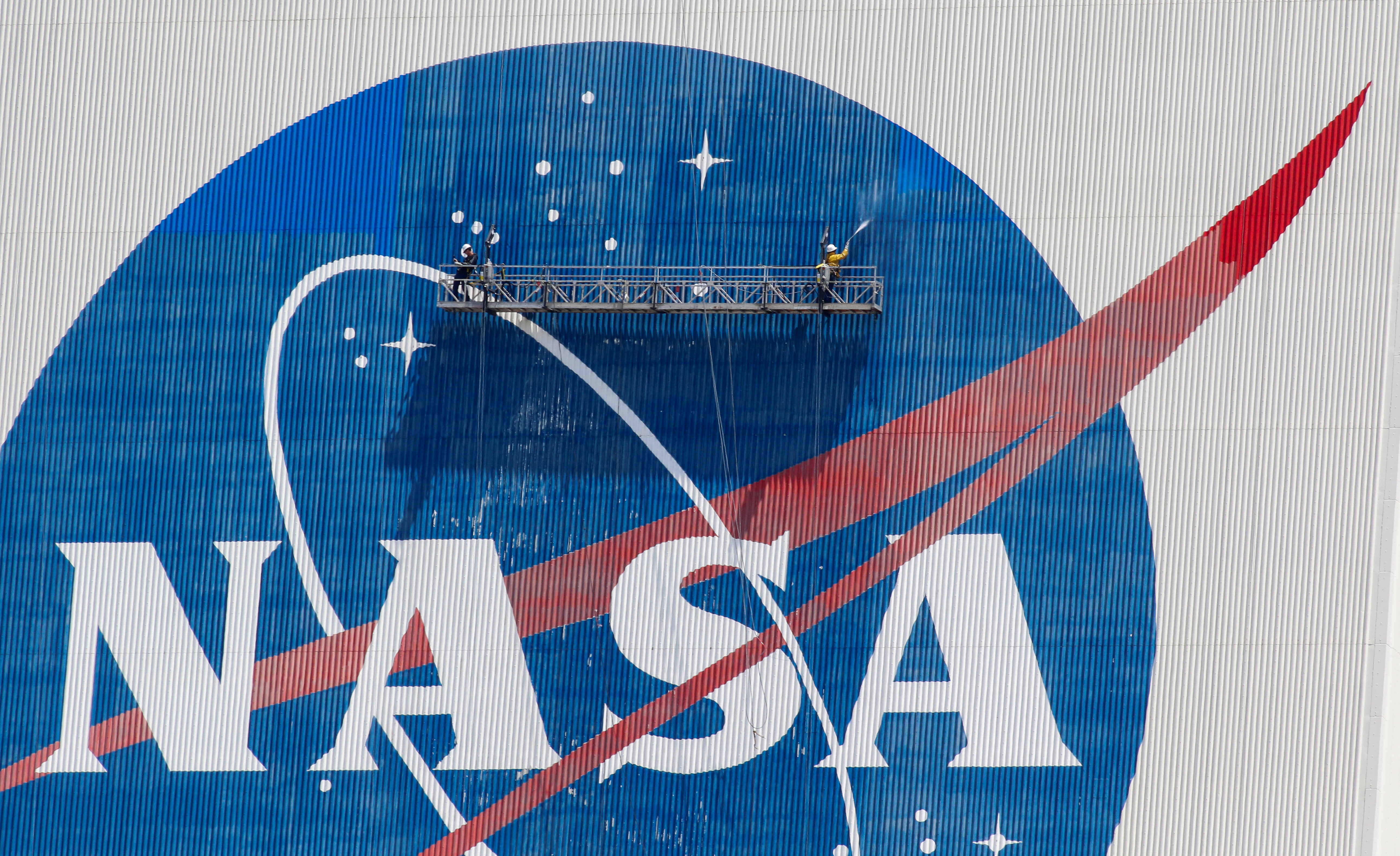 La NASA nombra un nuevo jefe de investigación OVNI tras el informe de un panel de expertos