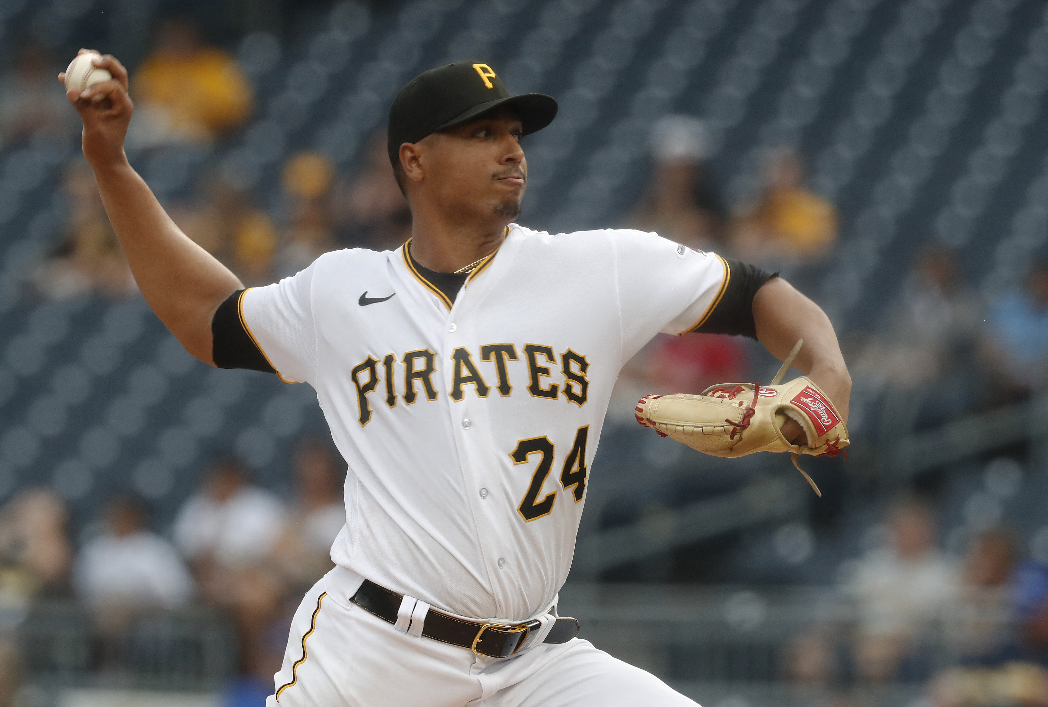 Marcus Stroman, Cubs shut out sliding Pirates