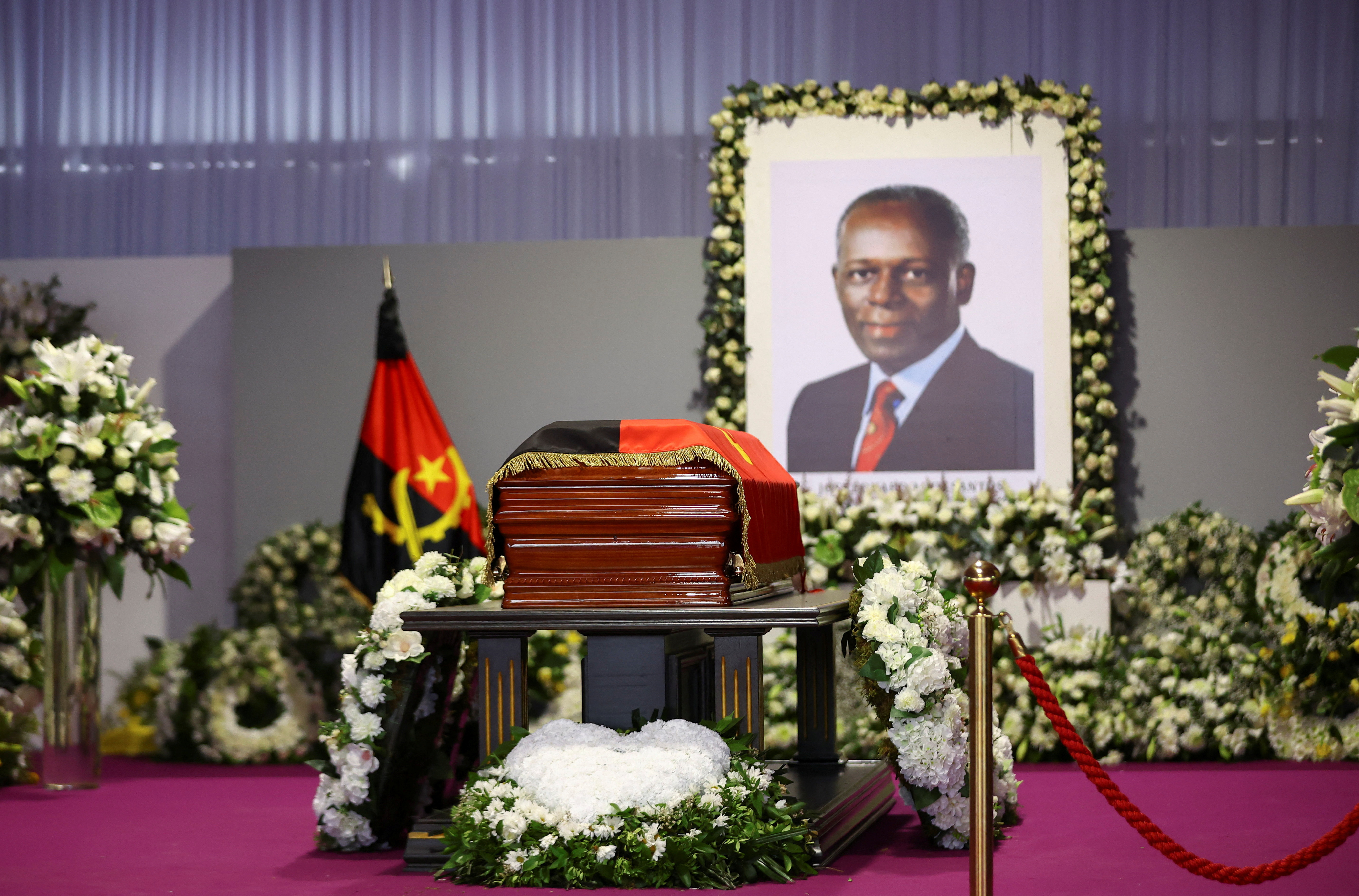Angolans gather for funeral of ex-leader Dos Santos amid dispute over vote