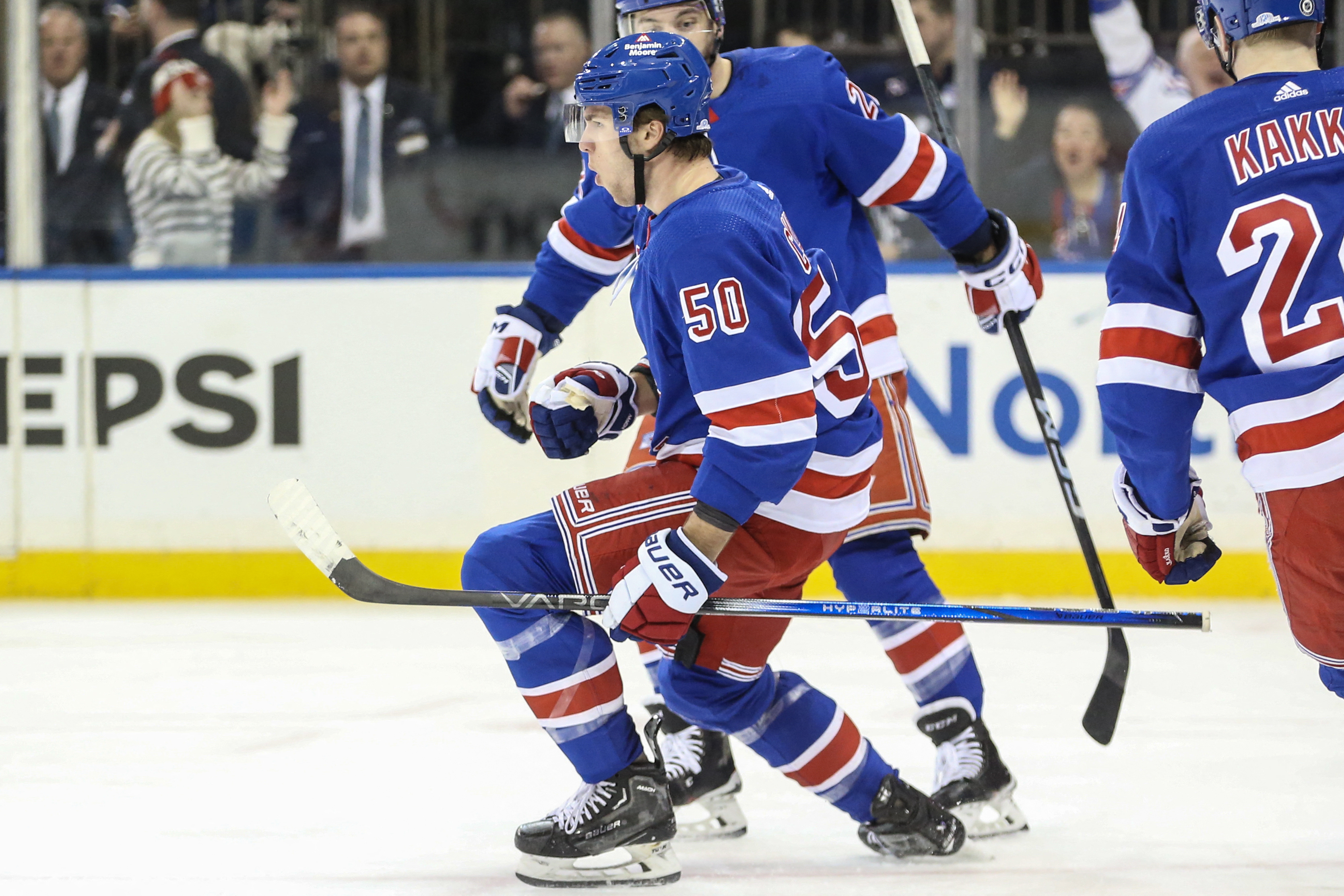 Chris Kreider Hat Trick Powers Rangers Past Canadiens | Reuters