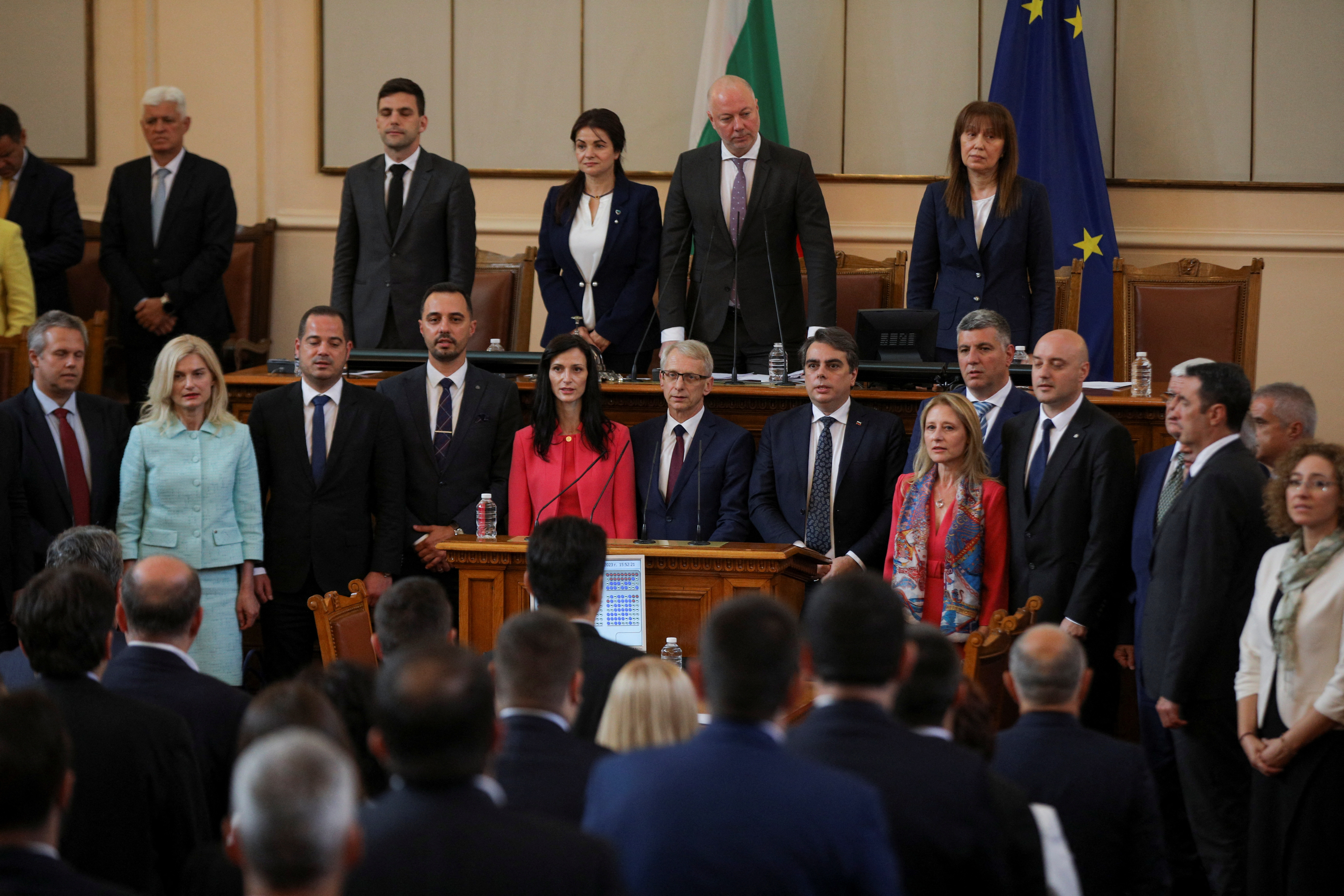 Новое правительство 2023. Парламент Болгарии. Парламент Армении 2023. Парламент и правительство. Правительство заграницы.