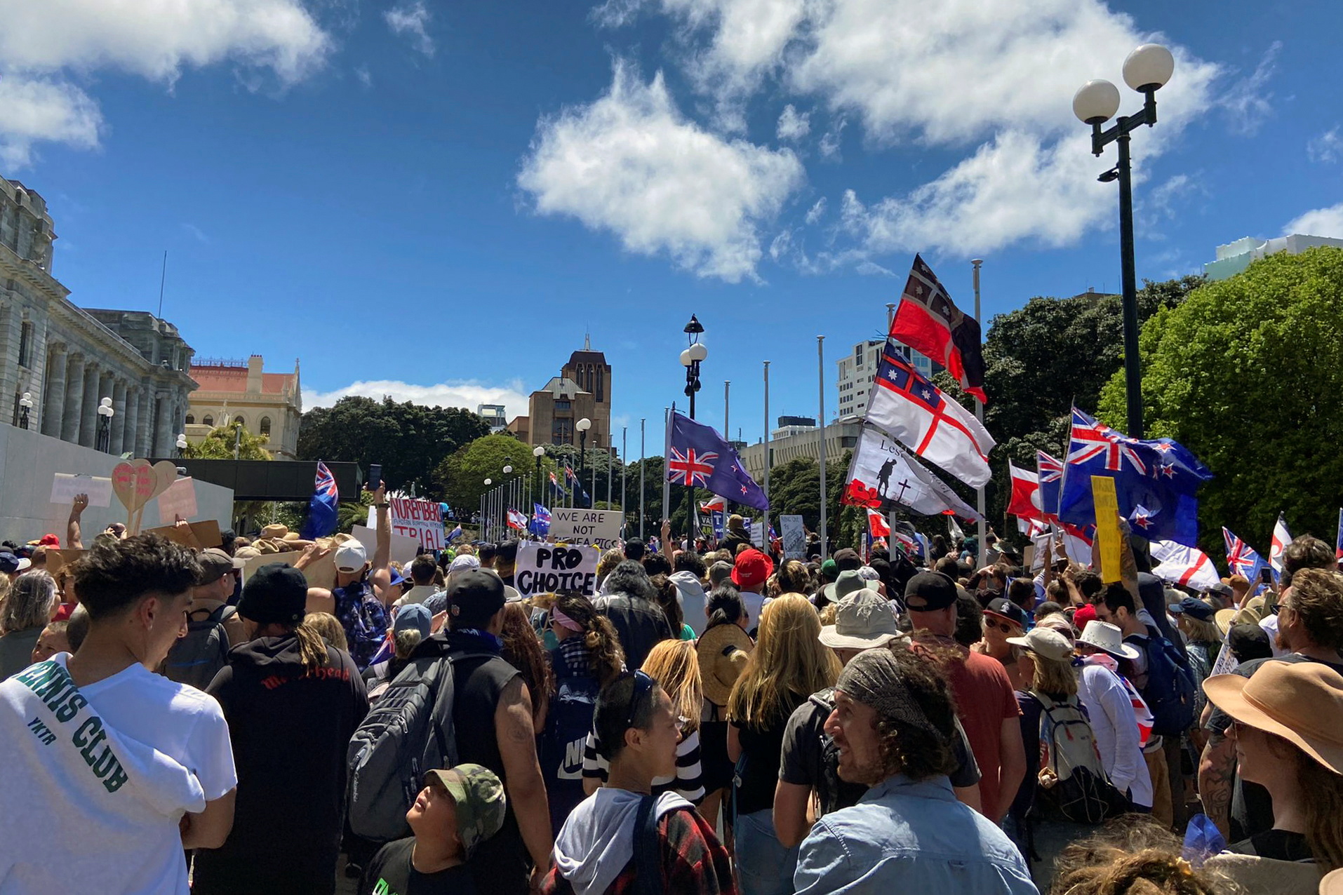 Thousands protest in New Zealand against COVID-19 rules MCV7RNMHWVL3HNODI2VYJEZ3UU