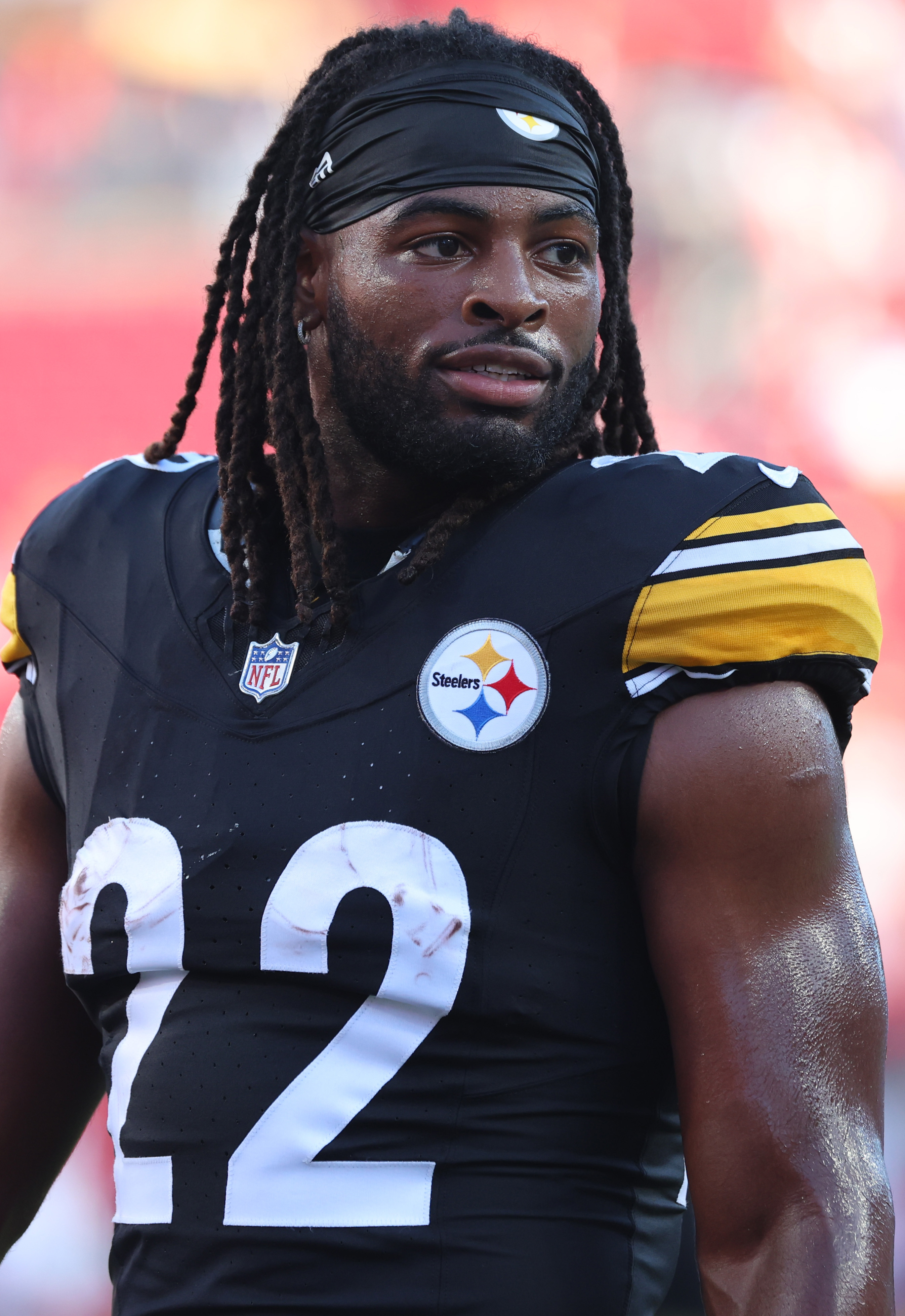 Kenny Pickett, Steelers cruise past Buccaneers