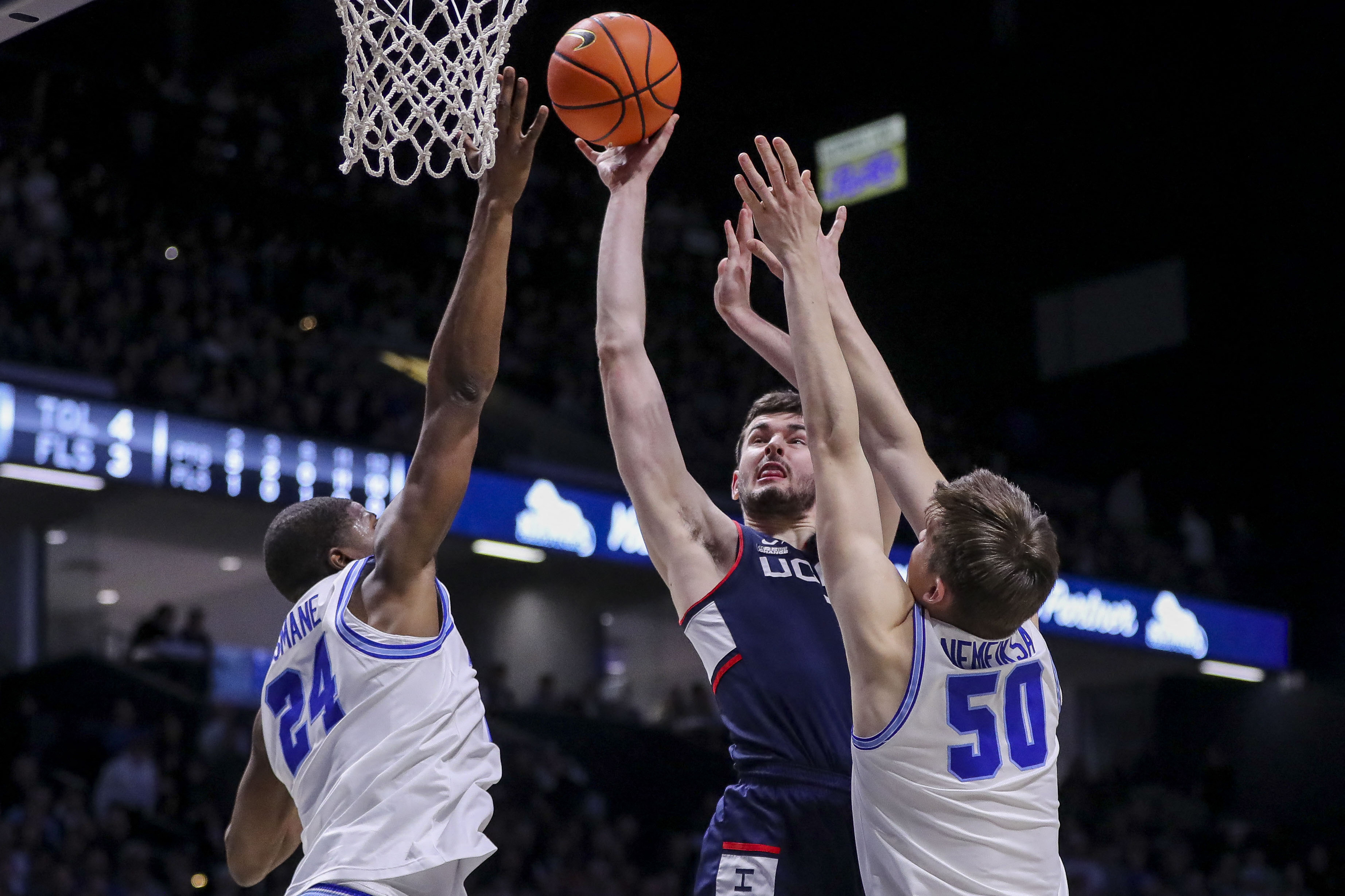 No. 4 UConn Tops Xavier For Fourth Straight Win | Reuters