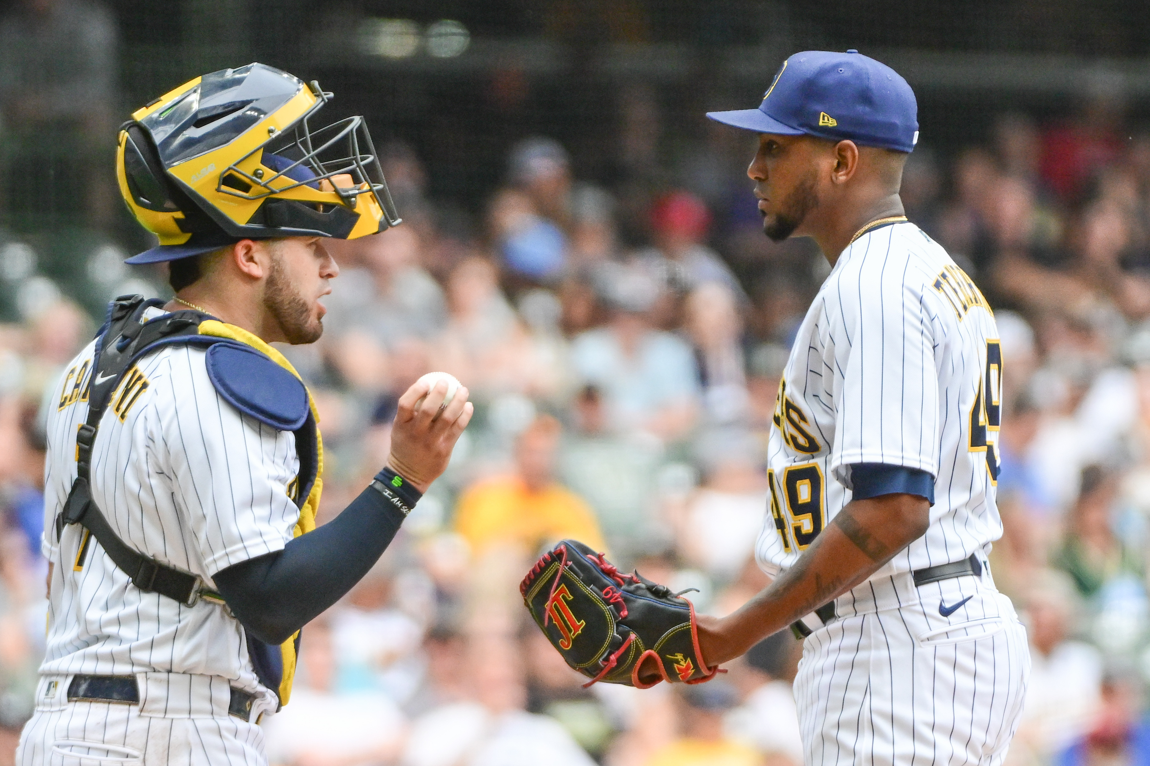 Aledmys Diaz's clutch hit sends A's past Brewers in 10