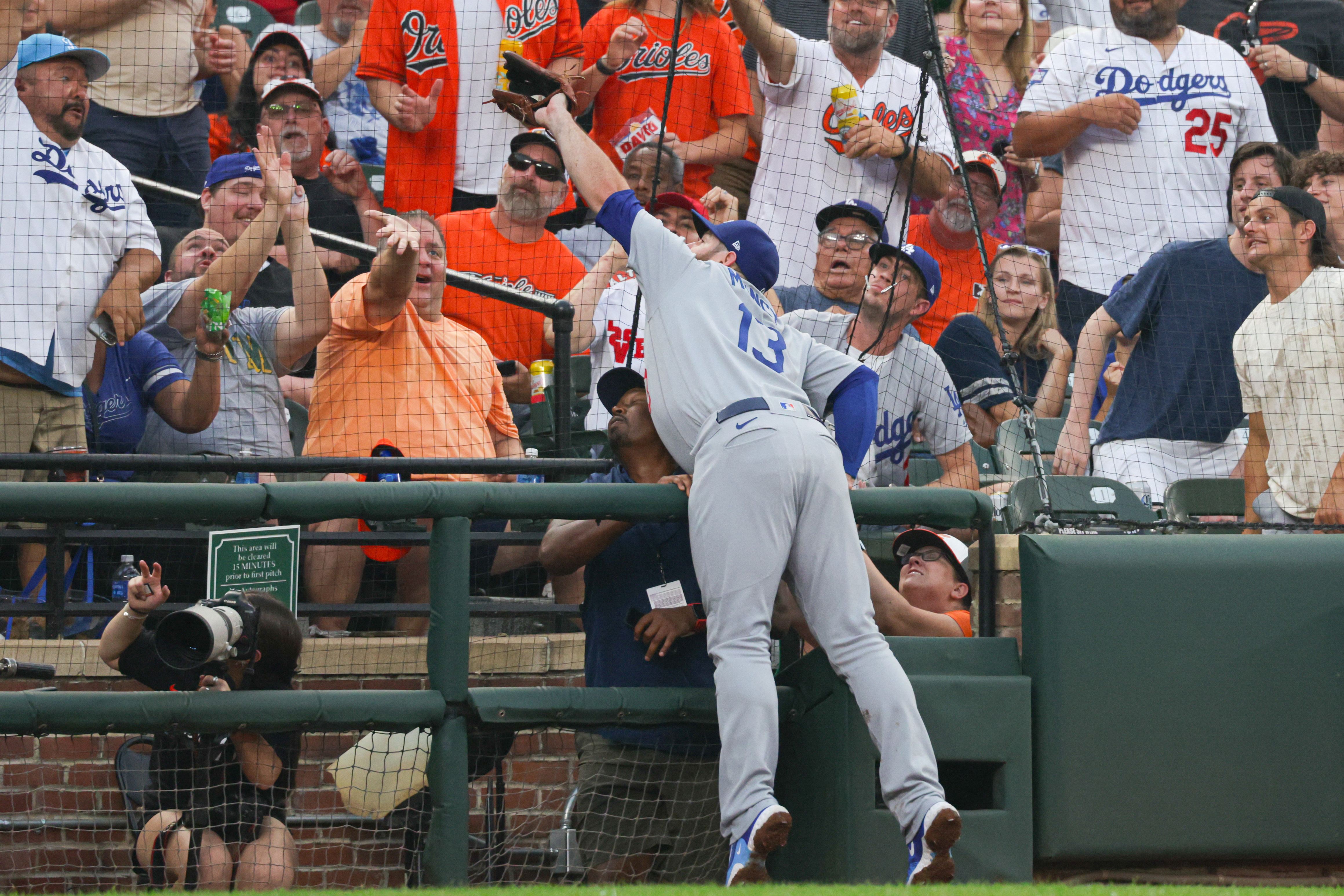 Chris Taylor's grand slam powers Dodgers' win over Orioles