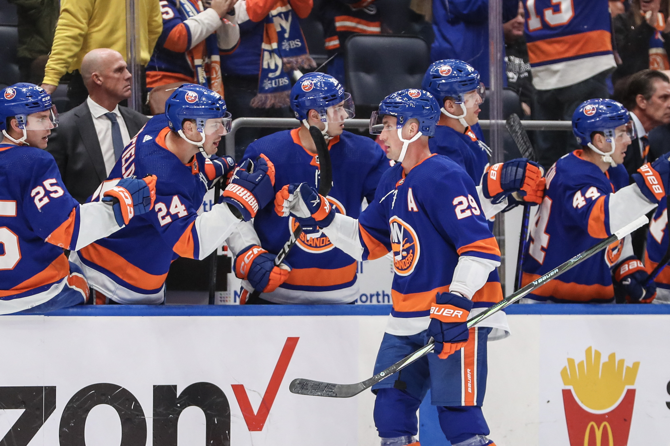 Casey Cizikas scores winner as Islanders defeat Sabres | Reuters