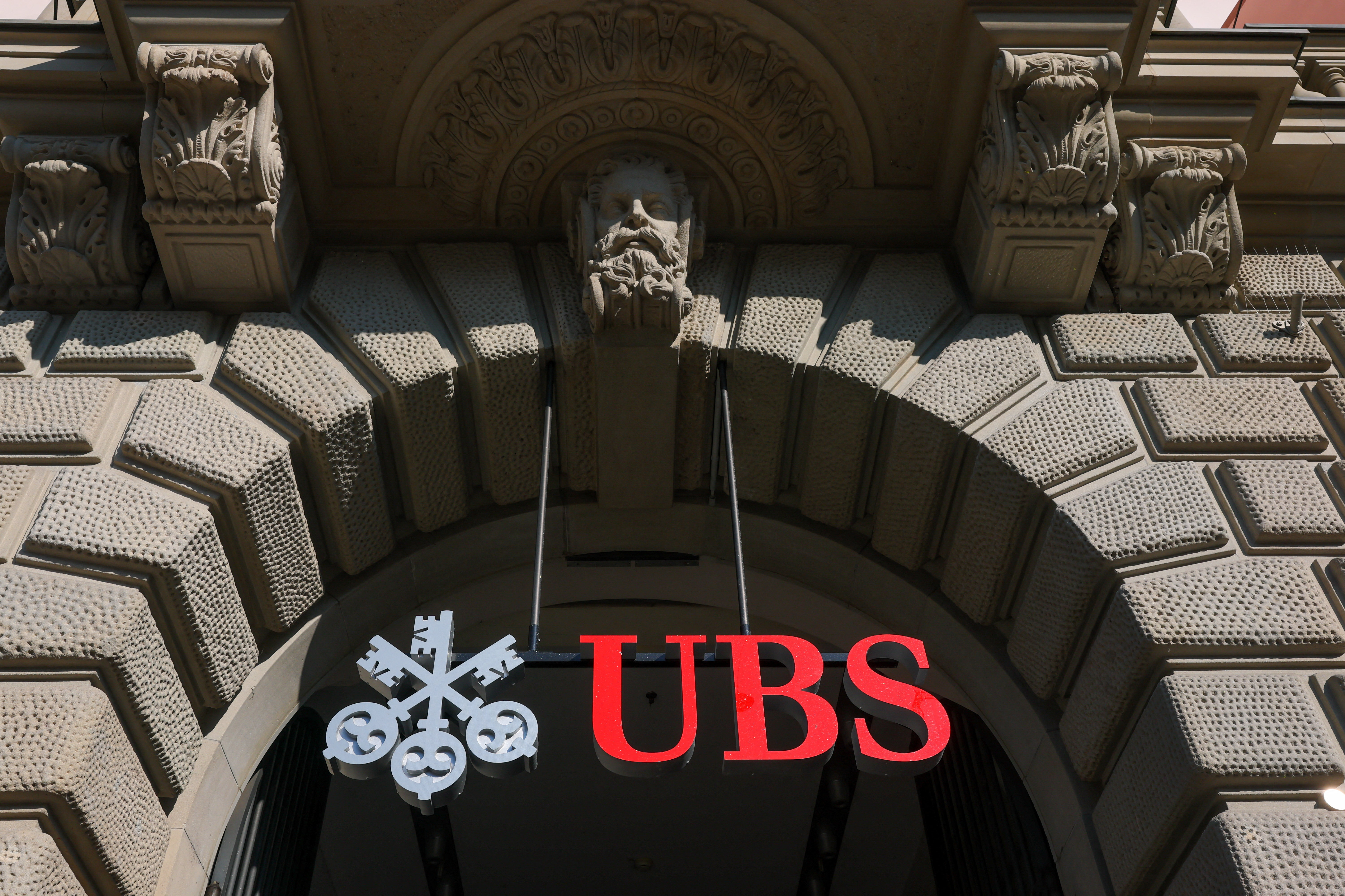 UBS weighs leaving Switzerland if capital rules tighten
