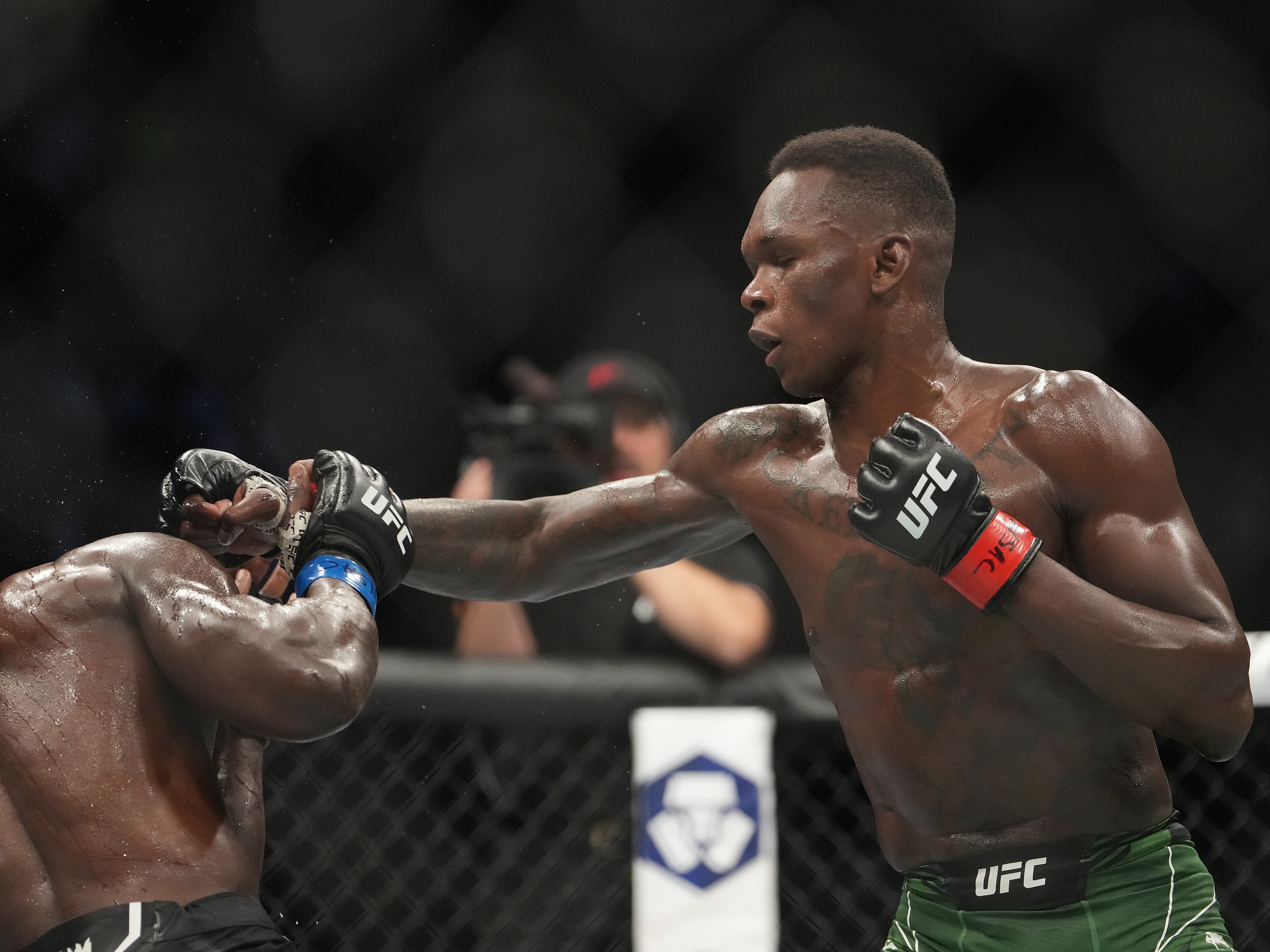 MMA: UFC 276-Adesanya vs Cannonier