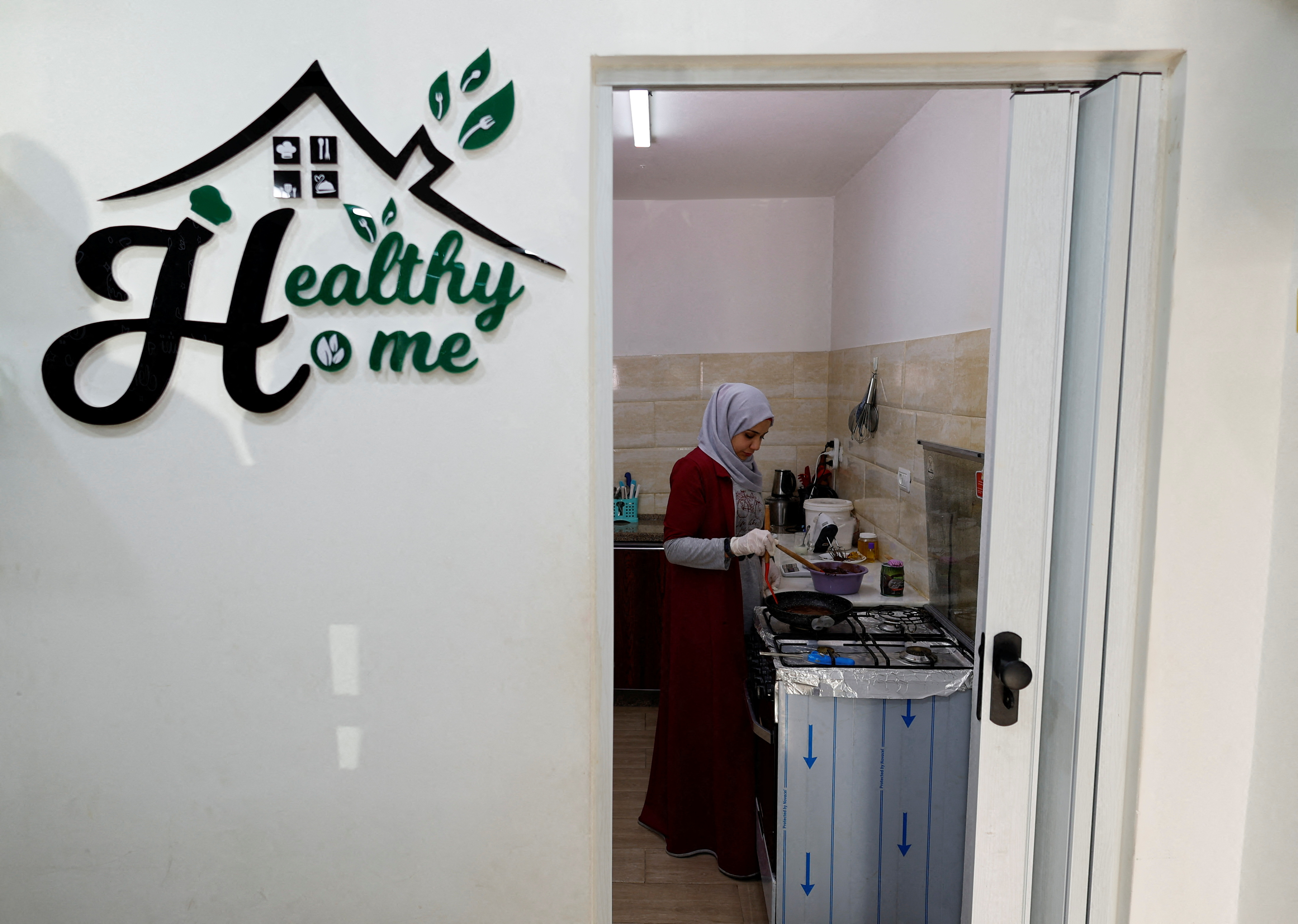 Gaza's first health food store offers sweet alternative to diabetics