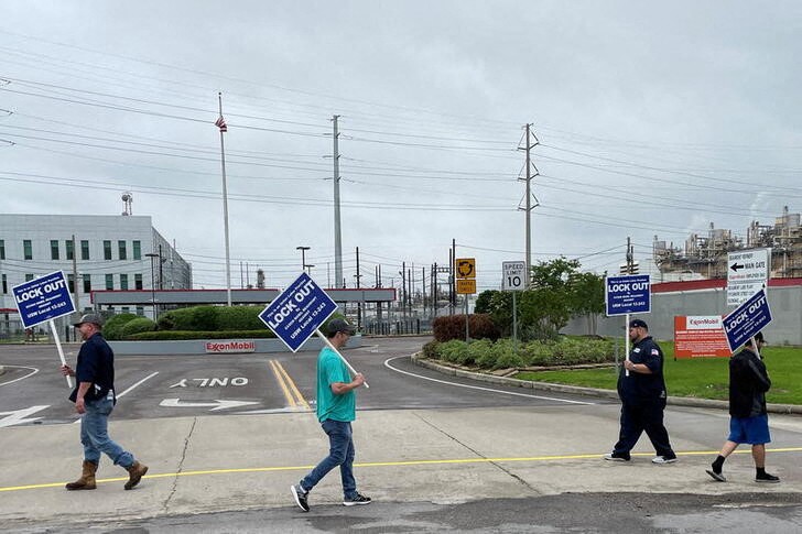 Exxon Mobil begins lockout of workers from Texas plant