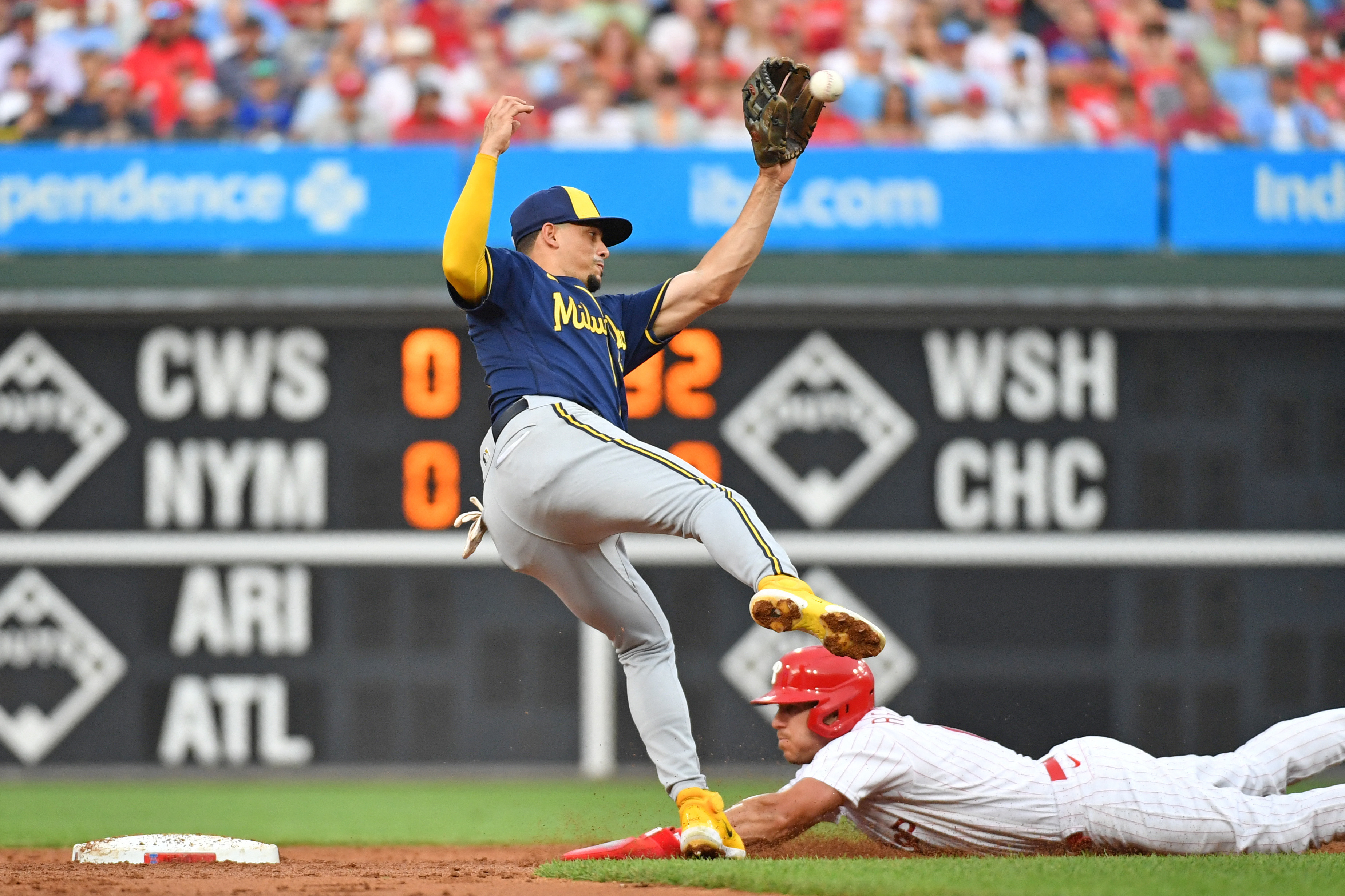 William Contreras' 3-hit game guides Brewers past Phillies