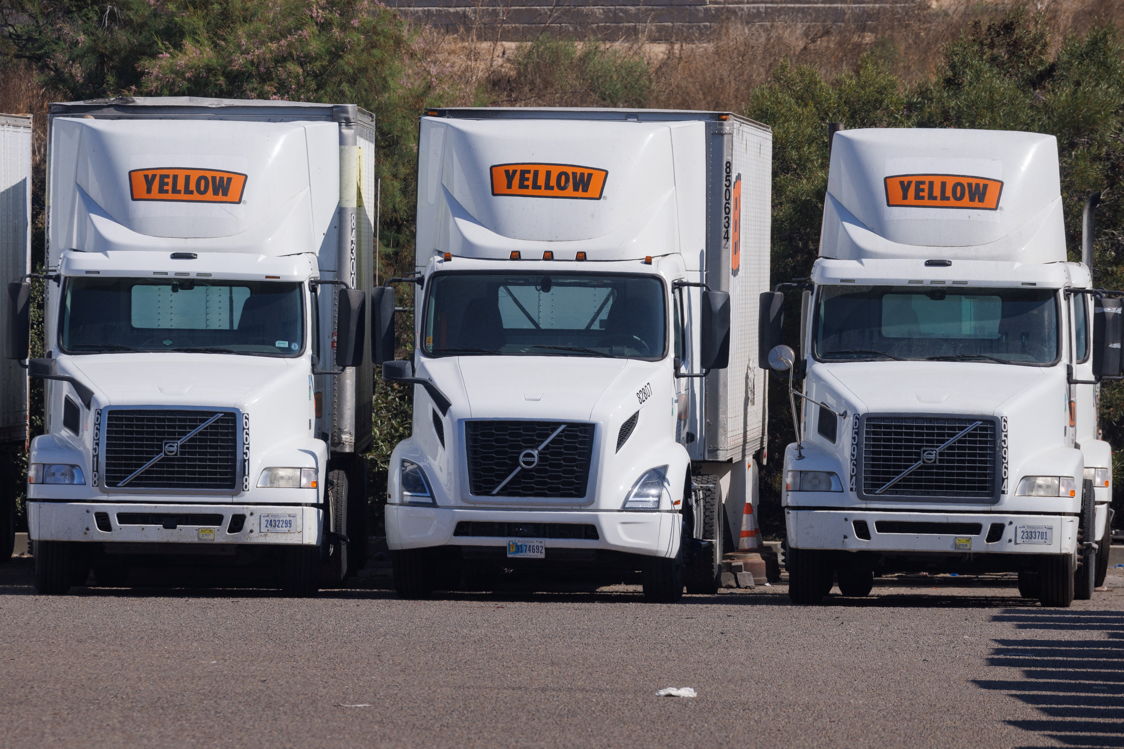 La compañía de camiones Yellow extiende las negociaciones de la deuda por bancarrota hasta la próxima semana