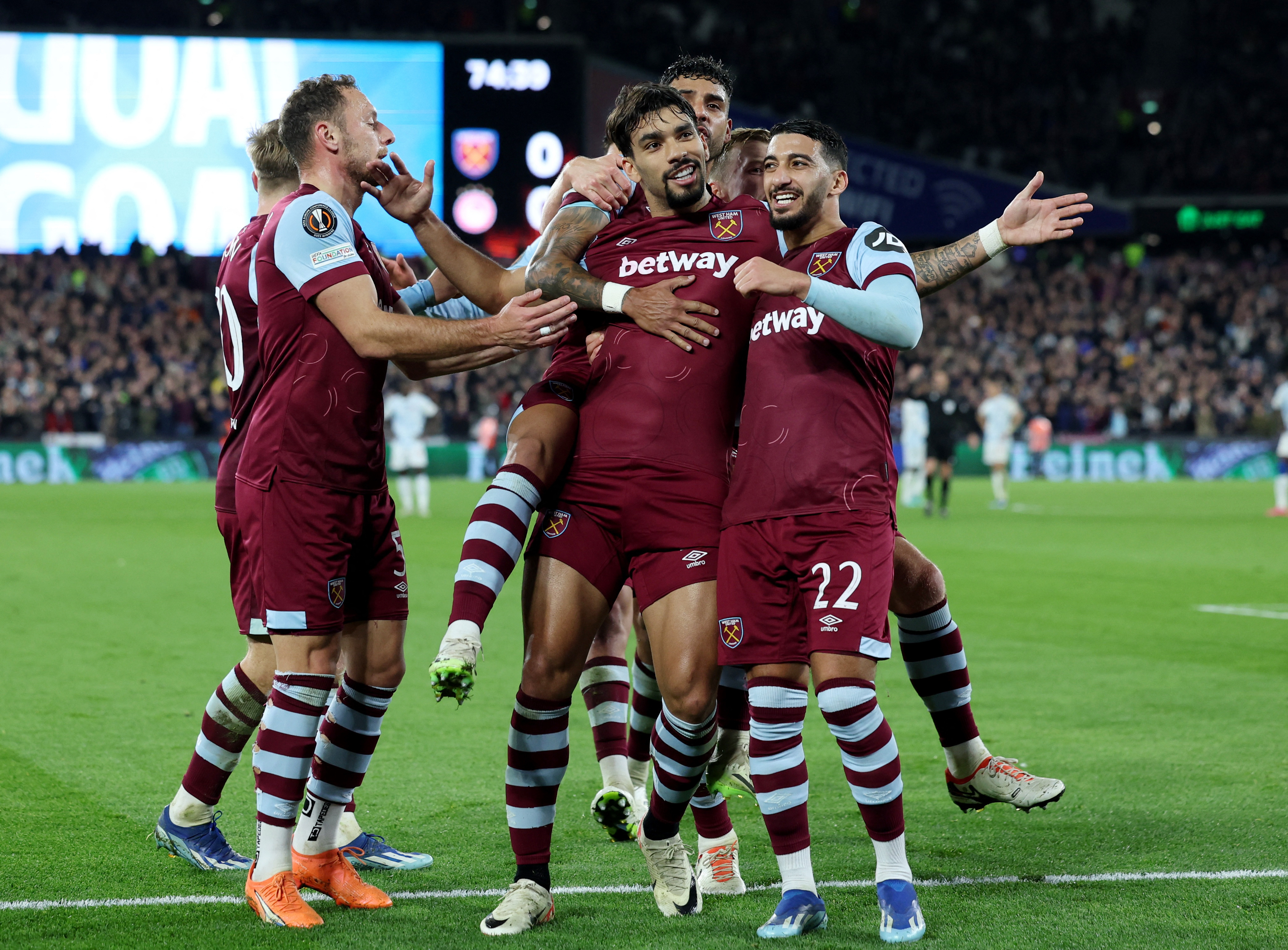 West Ham secure late win over Olympiakos, Marseille beat AEK