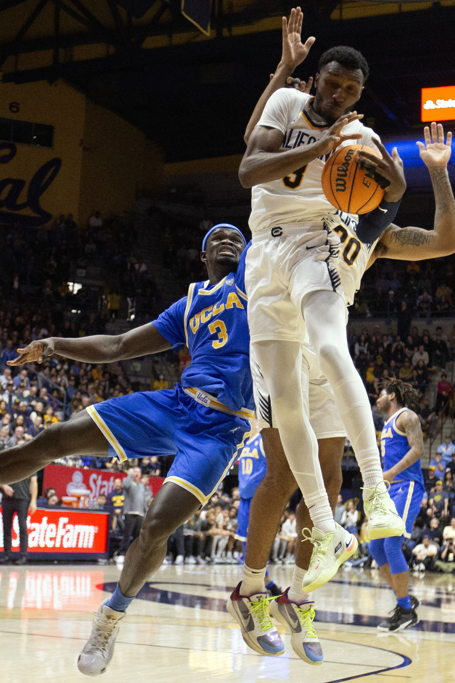 Late basket gives UCLA narrow win over Cal | Reuters