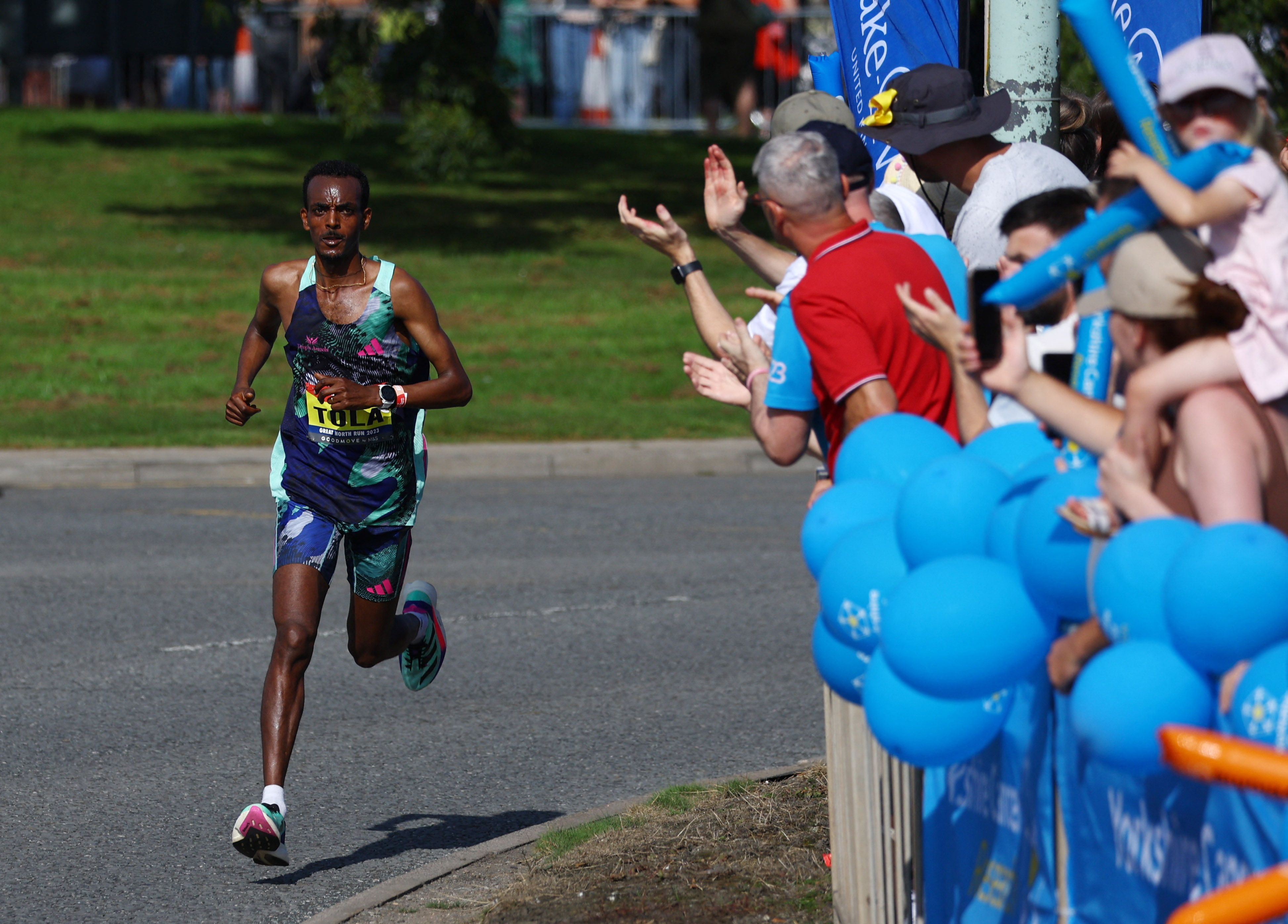 Running great Farah ends competitive career with fourth at Great North Run  | Reuters, image size:3894x2793