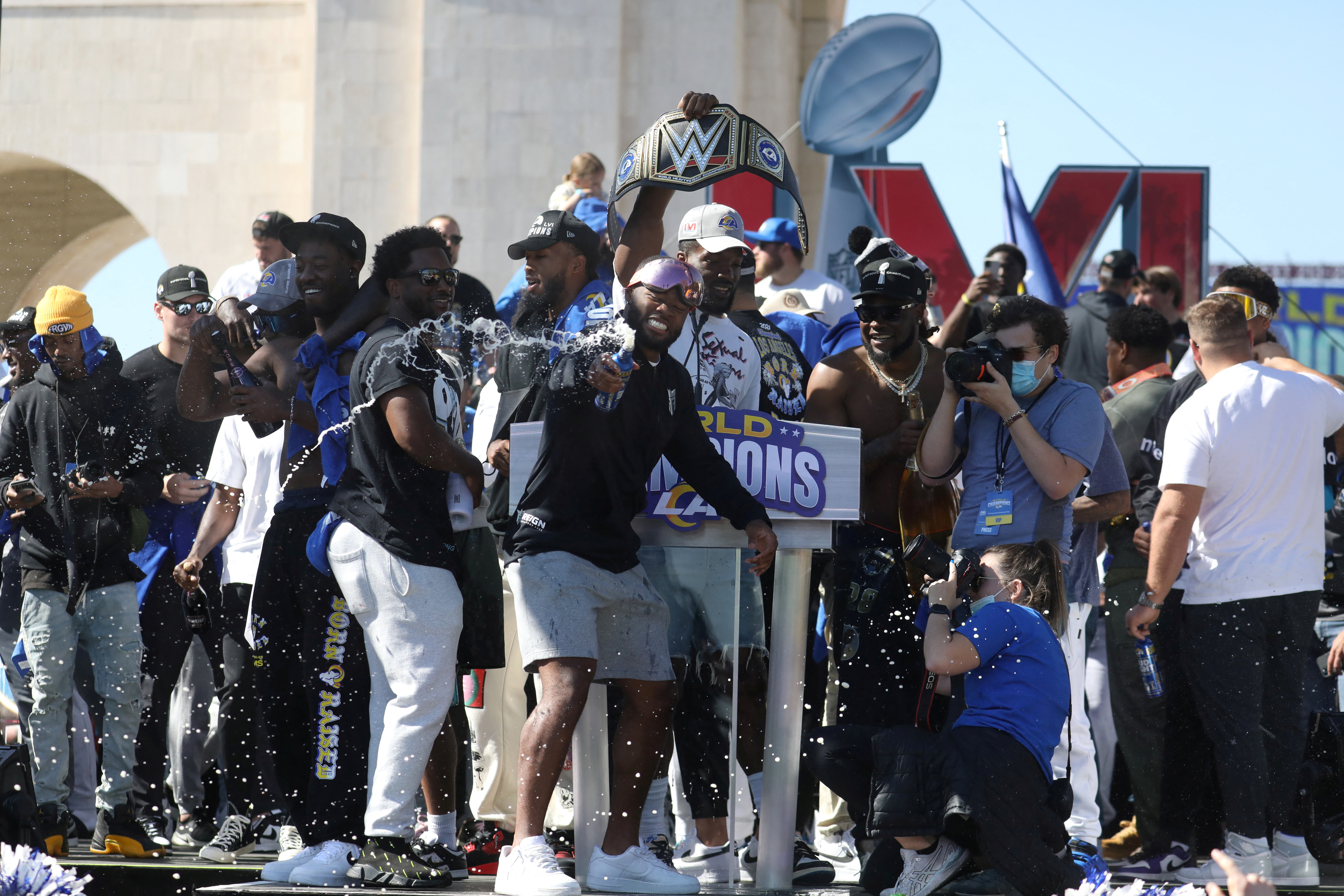 Matthew Stafford, cigar in hand, celebrates title in Super Bowl parade