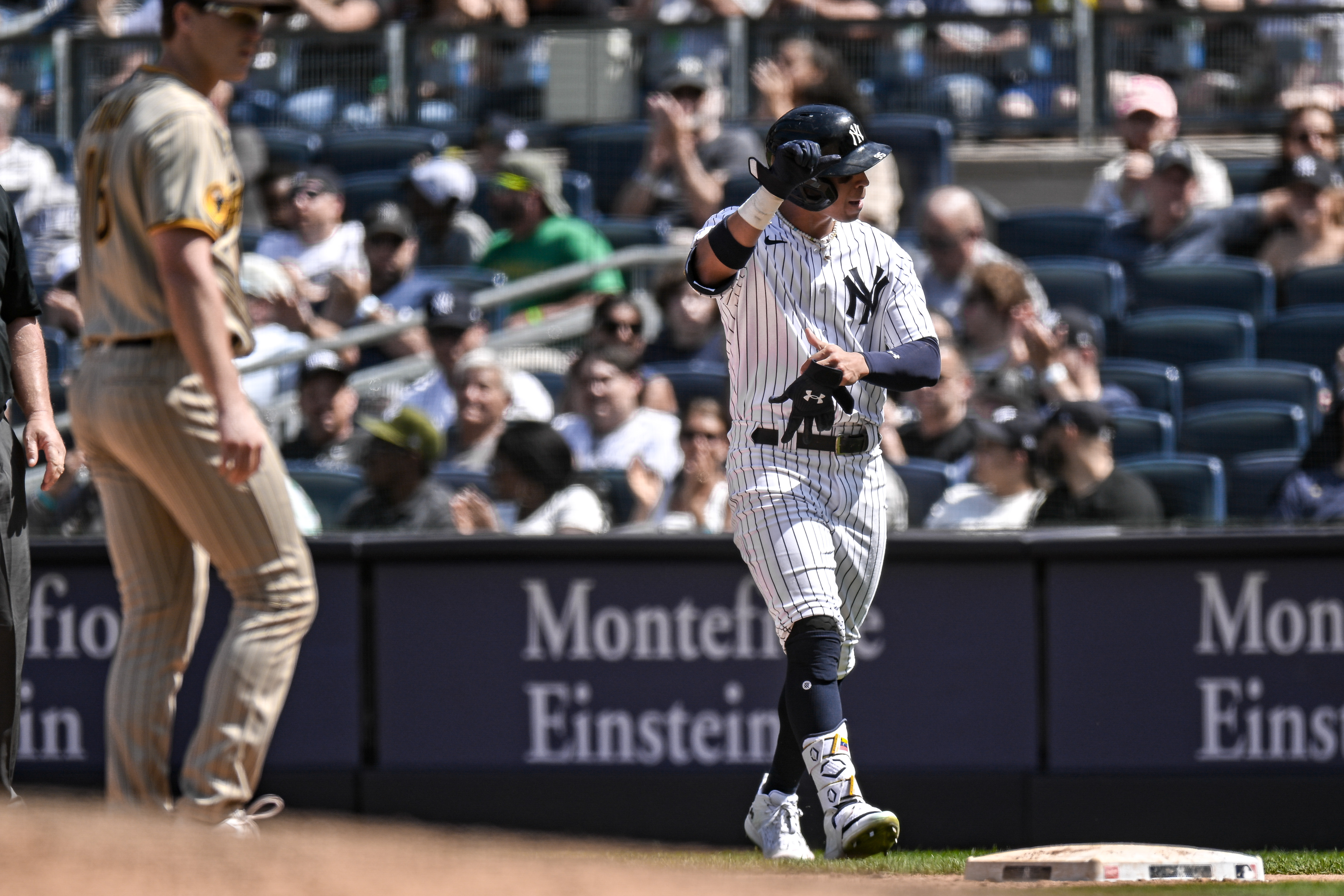 Yankees' Isiah Kiner-Falefa impresses with glove, bat