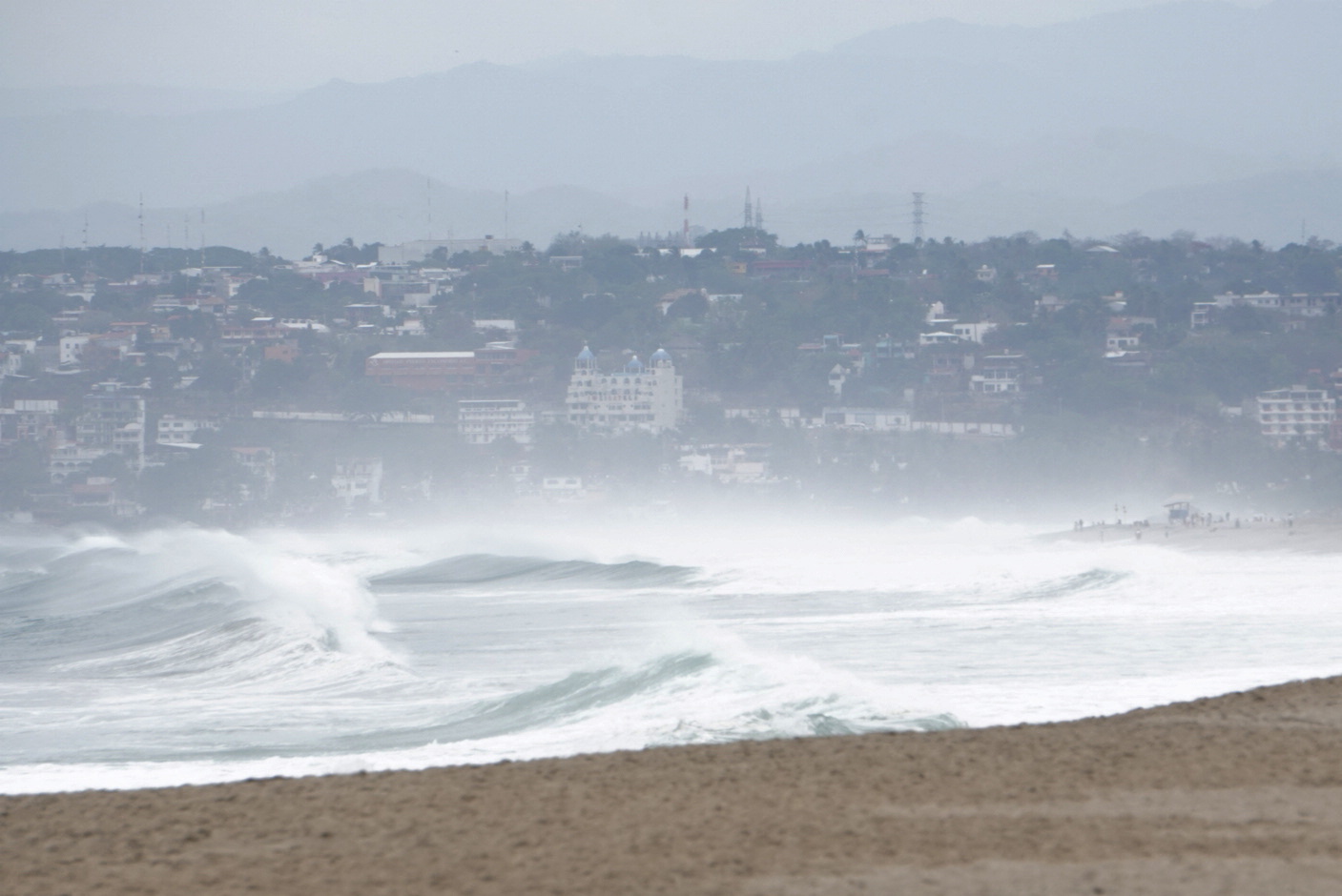 First hurricane of the eastern Pacific season approaches southern ...