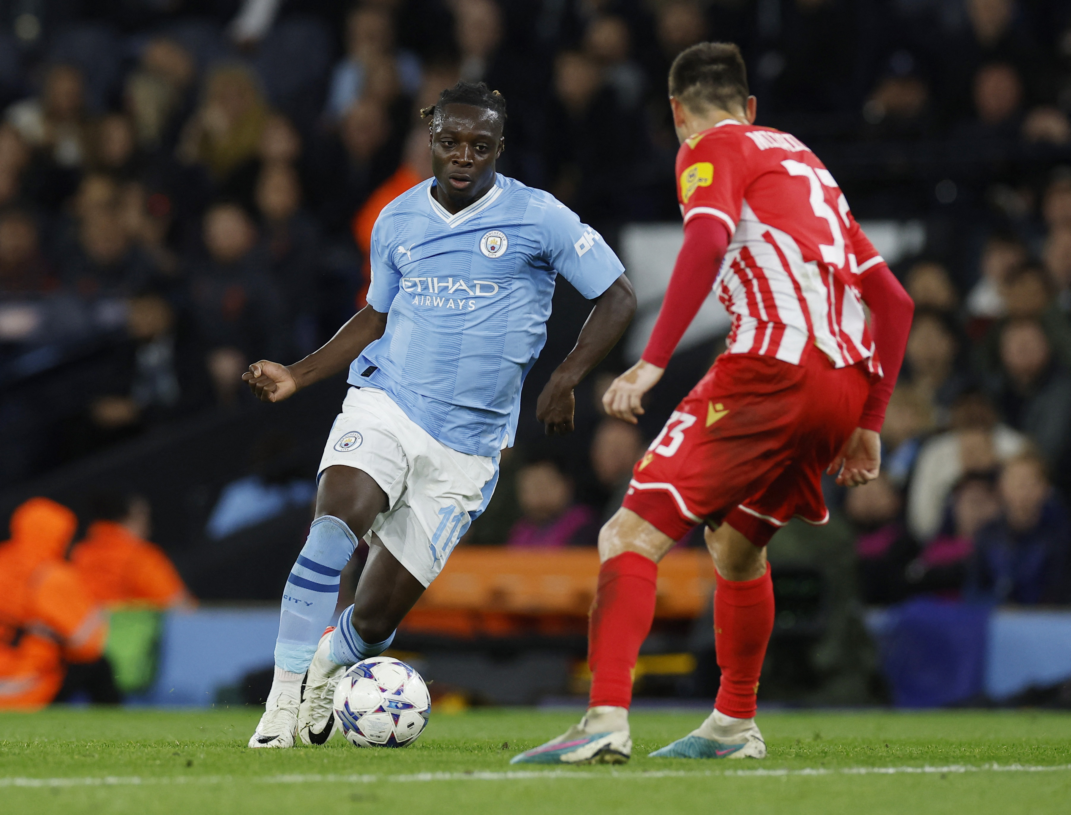 Football: Soccer-Alvarez helps Man City sweep past Red Star