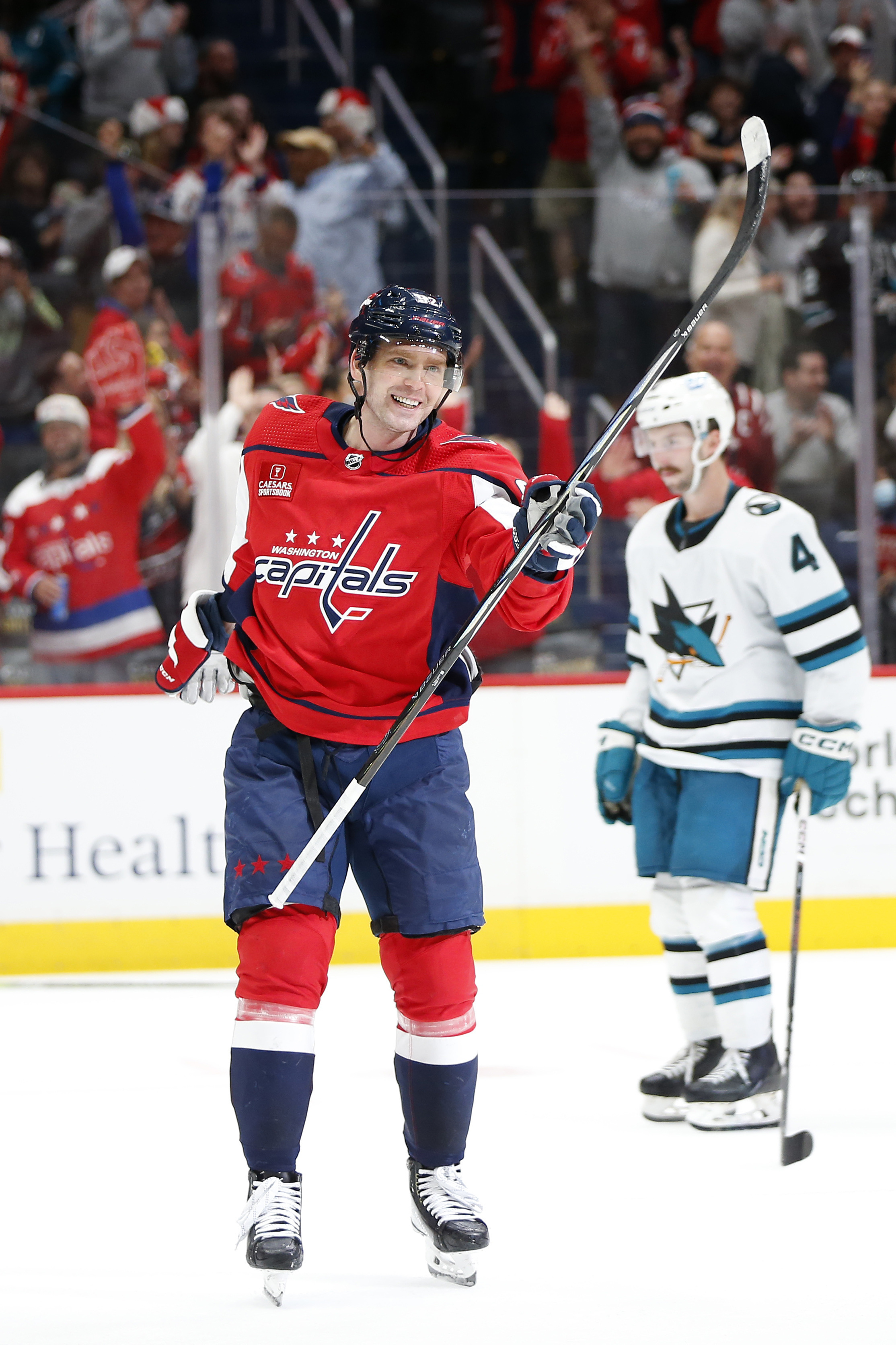 Tom Wilson helps Capitals top winless Sharks | Reuters