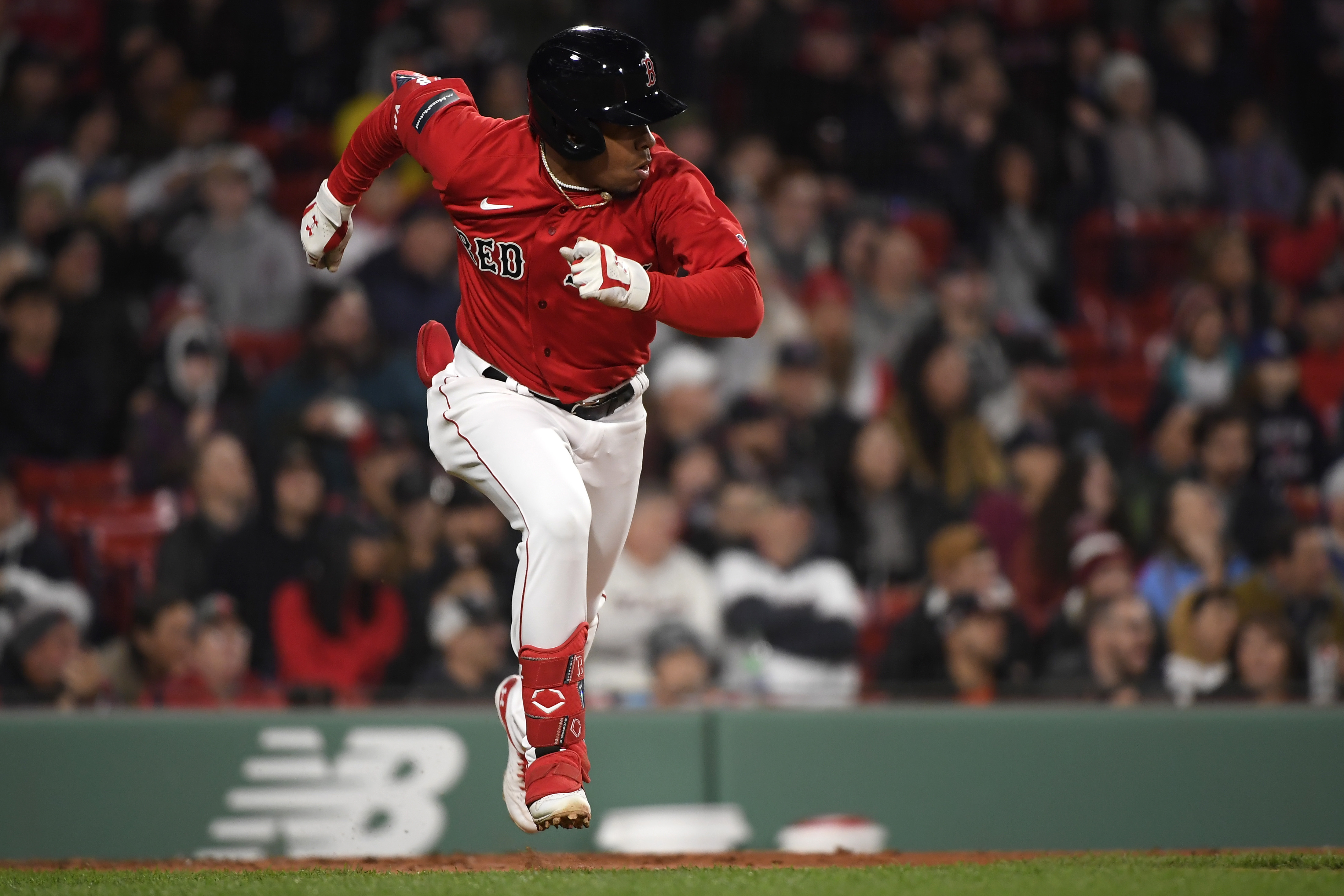 Fresh off IL, Joey Gallo leads Twins' triumph over Red Sox